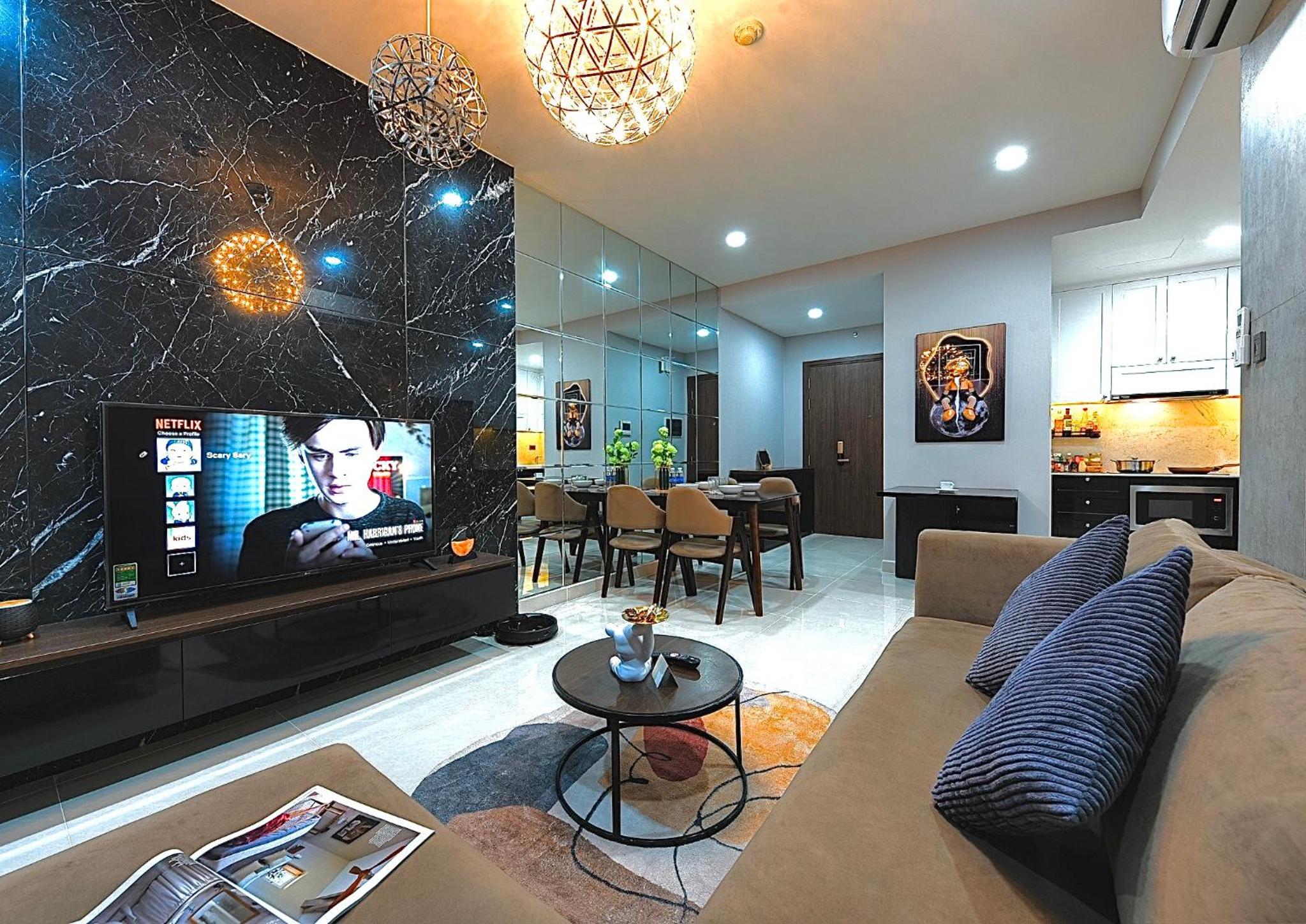 SG ROYAL - JC’s house