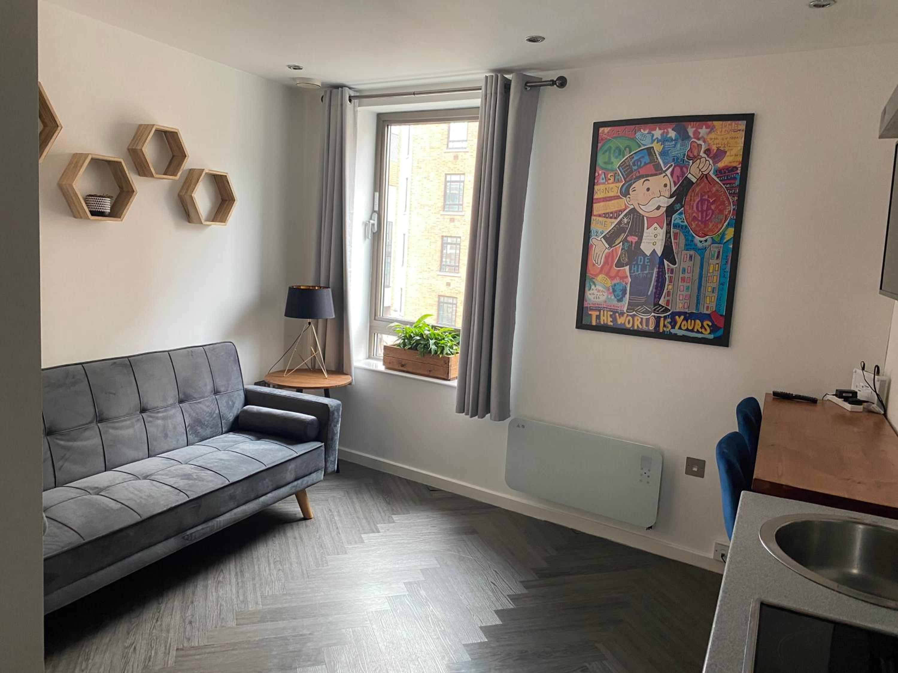 Stunning apartment in the heart of Leeds view 2