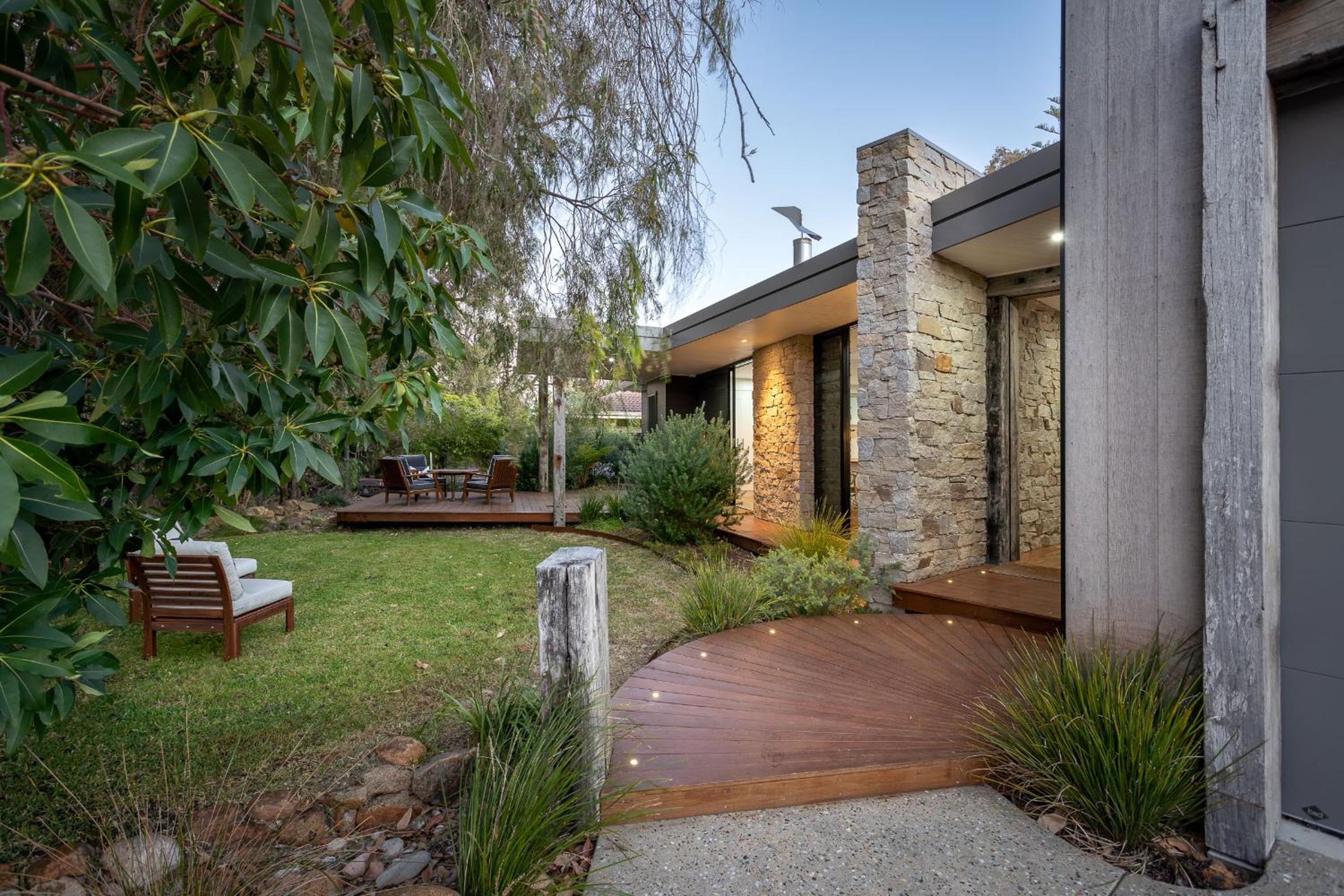 Woody Nook I Private Properties