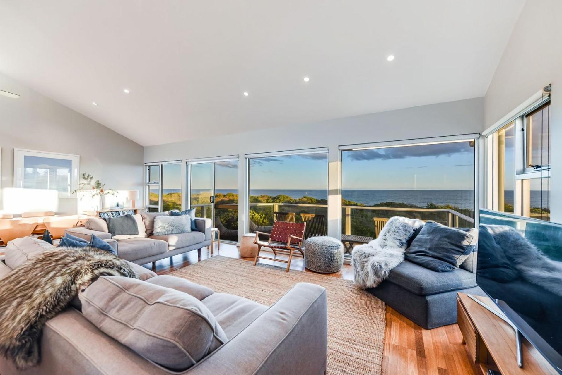 A Surfers Paradise at Chiton Rocks Pets Welcome