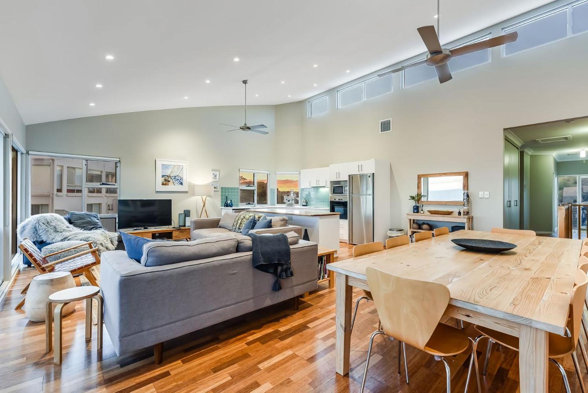 A Surfers Paradise at Chiton Rocks Pets Welcome