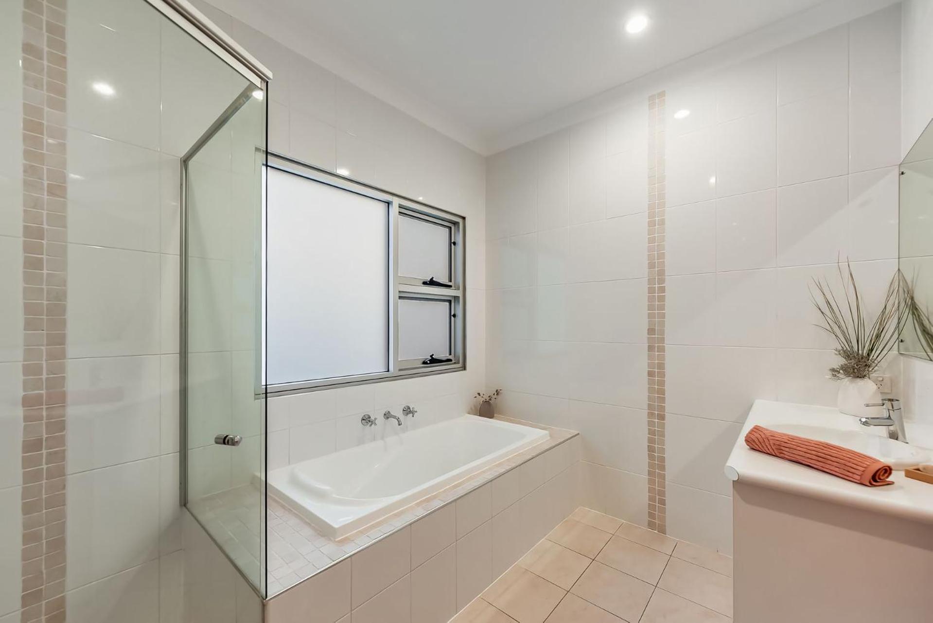A Surfers Paradise at Chiton Rocks Pets Welcome