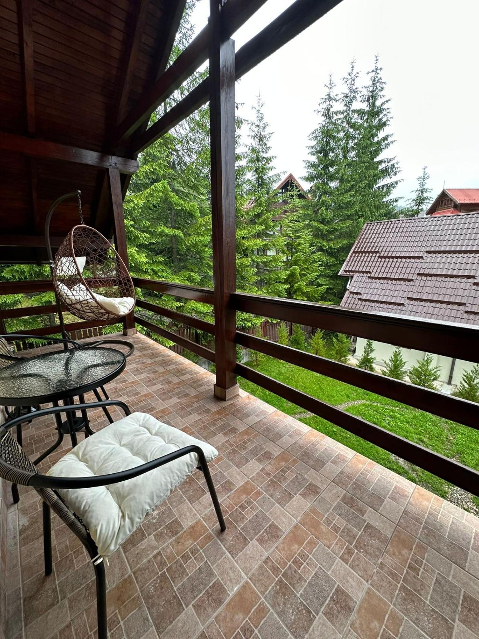 Ollie's Mountain Chalet