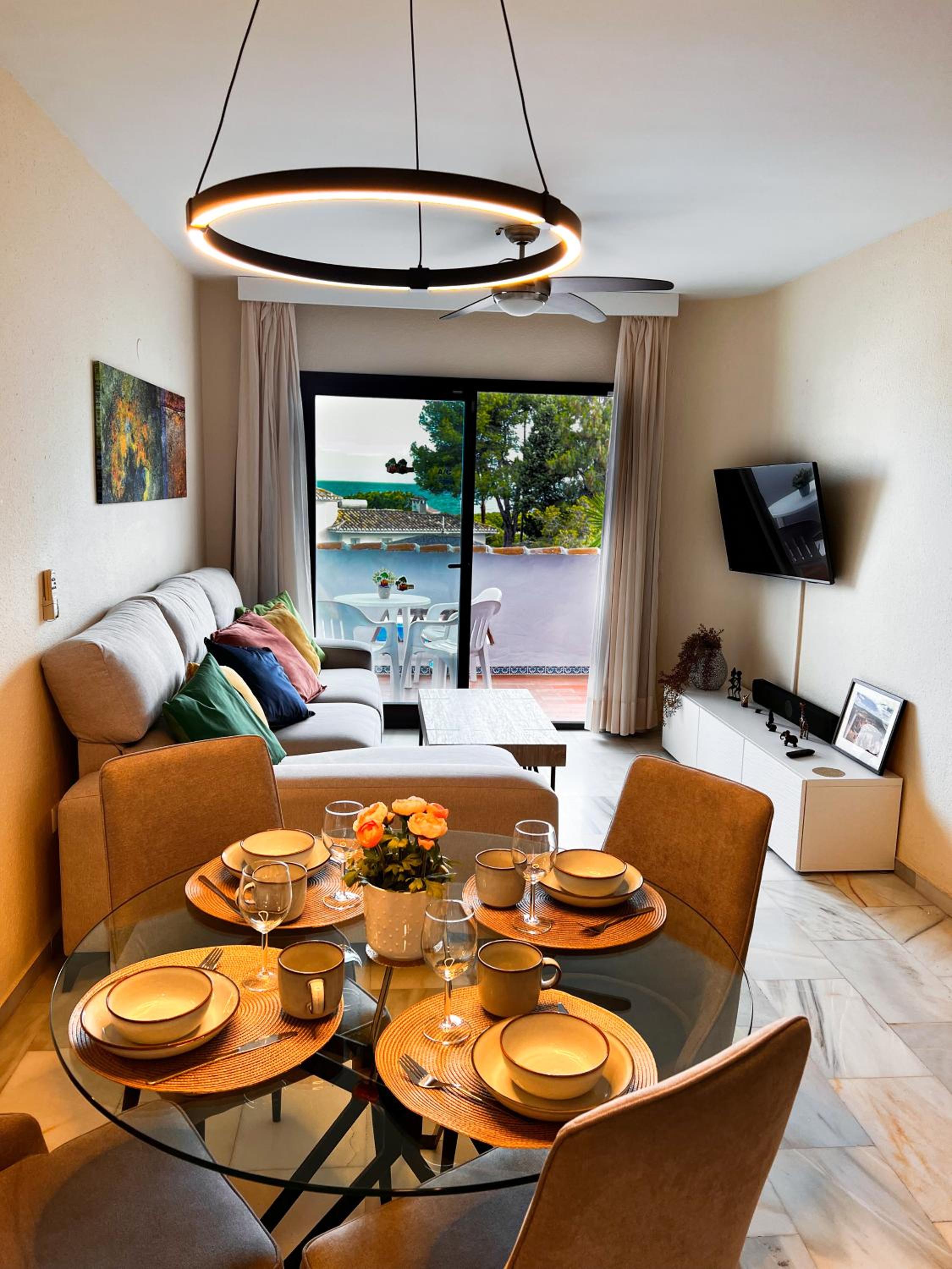 Crown Apartments with Sea View