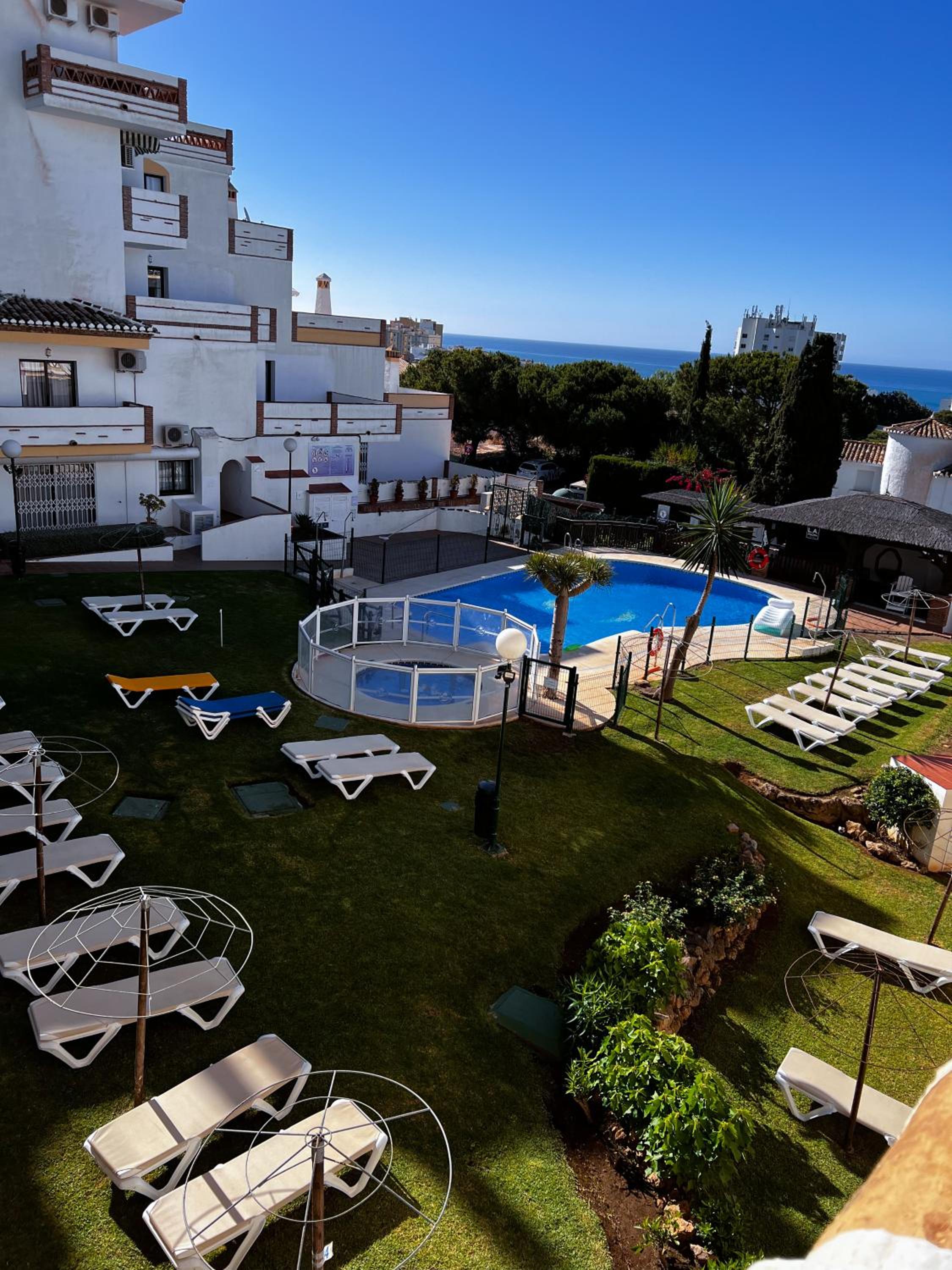 Crown Apartments with Sea View