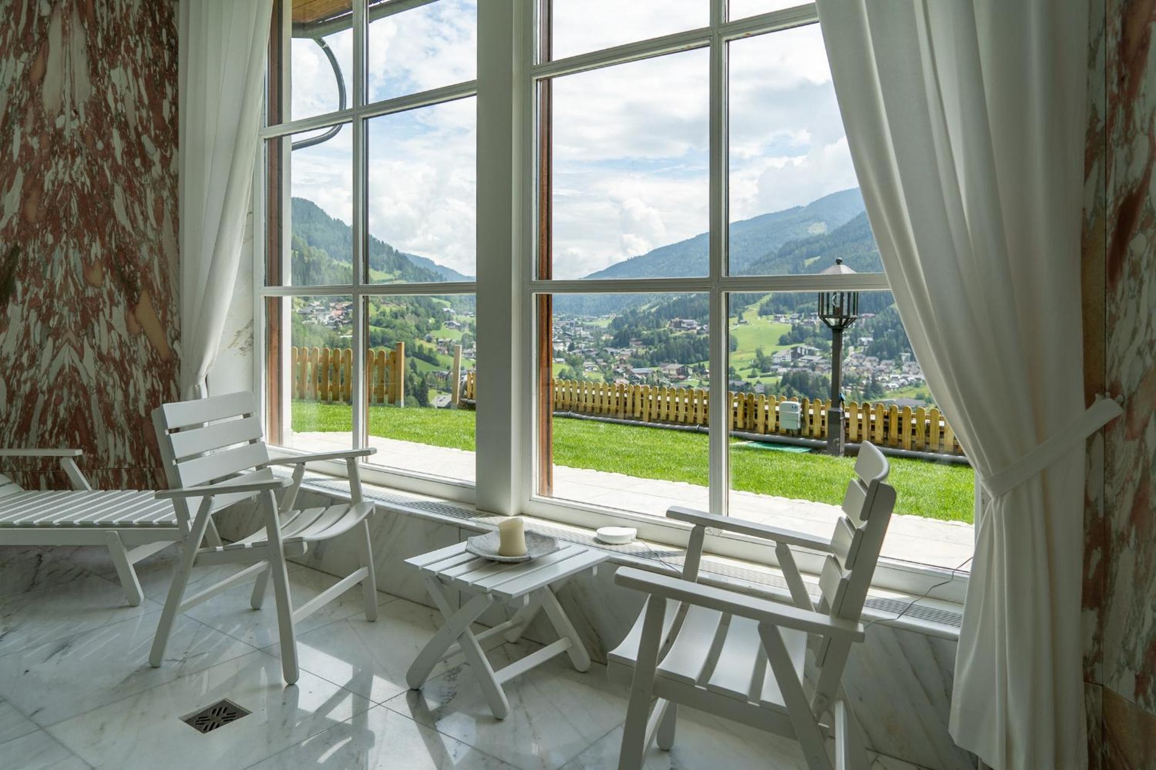 Villa Bostele with Five Bedrooms, Indoor Pool, Two Saunas & Garage