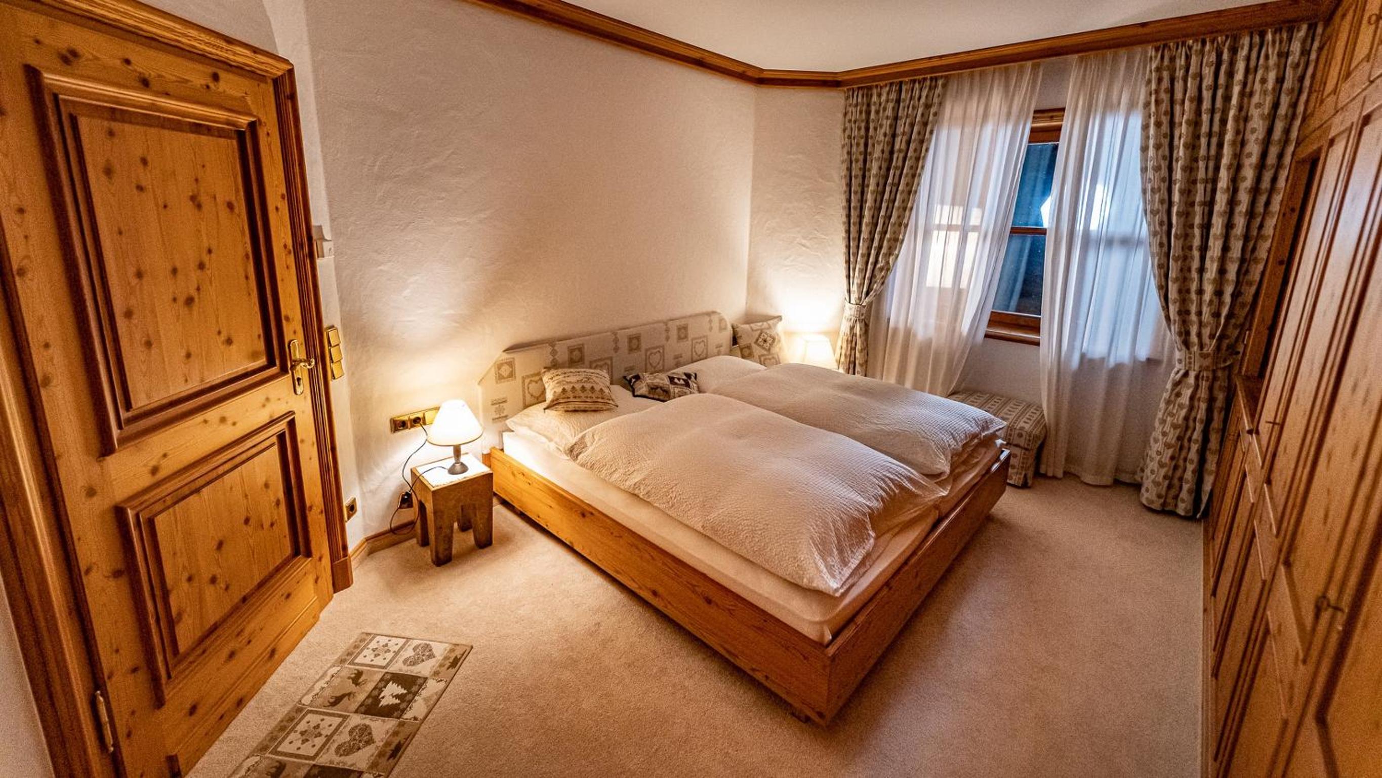 Villa Bostele with Five Bedrooms, Indoor Pool, Two Saunas & Garage