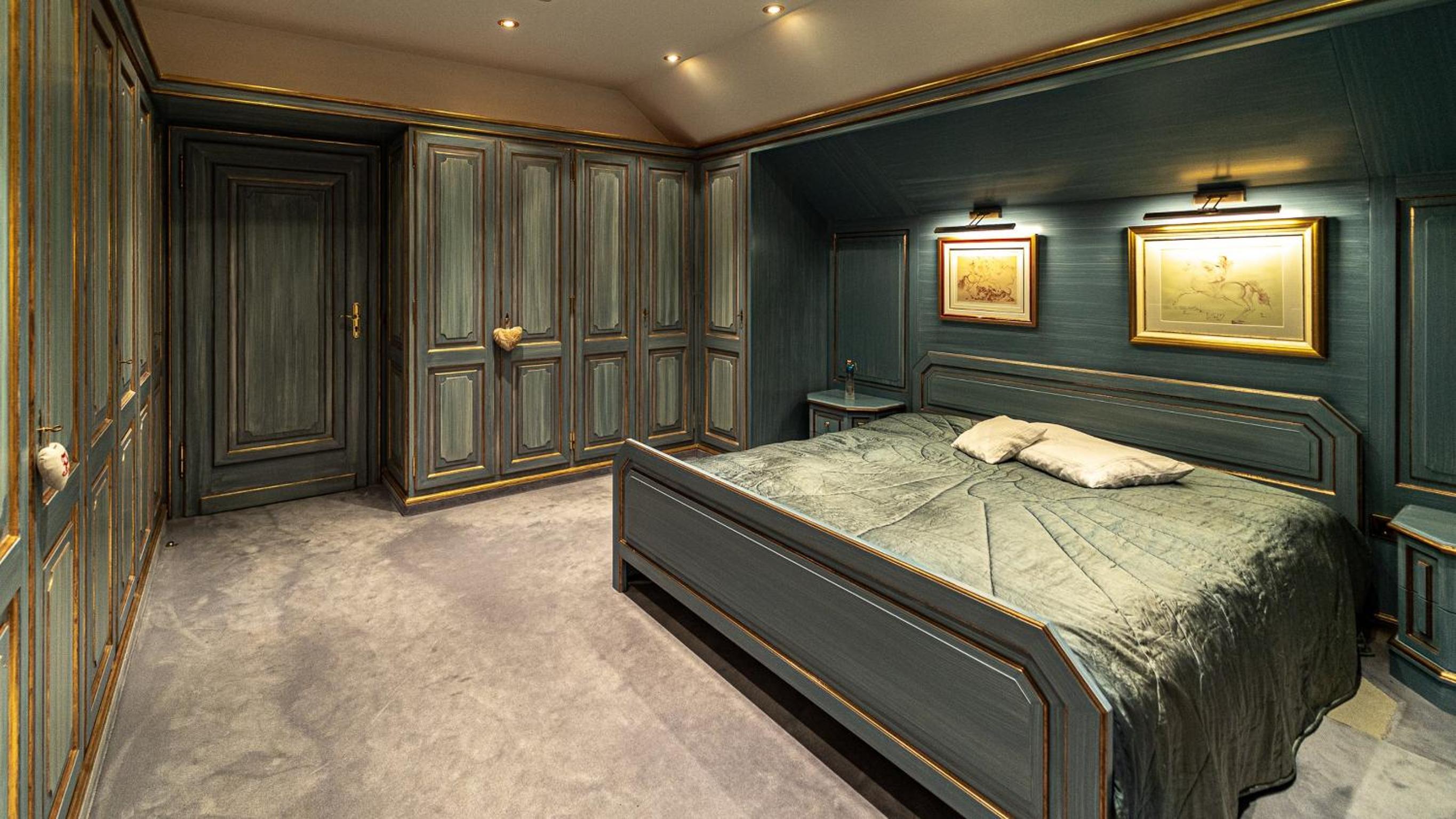 Villa Bostele with Five Bedrooms, Indoor Pool, Two Saunas & Garage