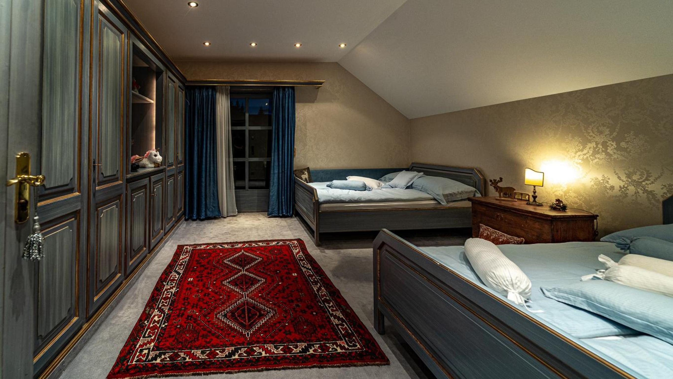 Villa Bostele with Five Bedrooms, Indoor Pool, Two Saunas & Garage