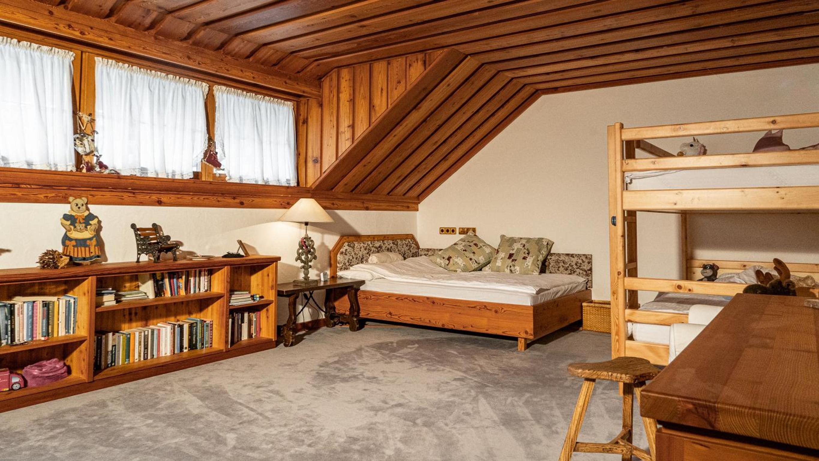 Villa Bostele with Five Bedrooms, Indoor Pool, Two Saunas & Garage