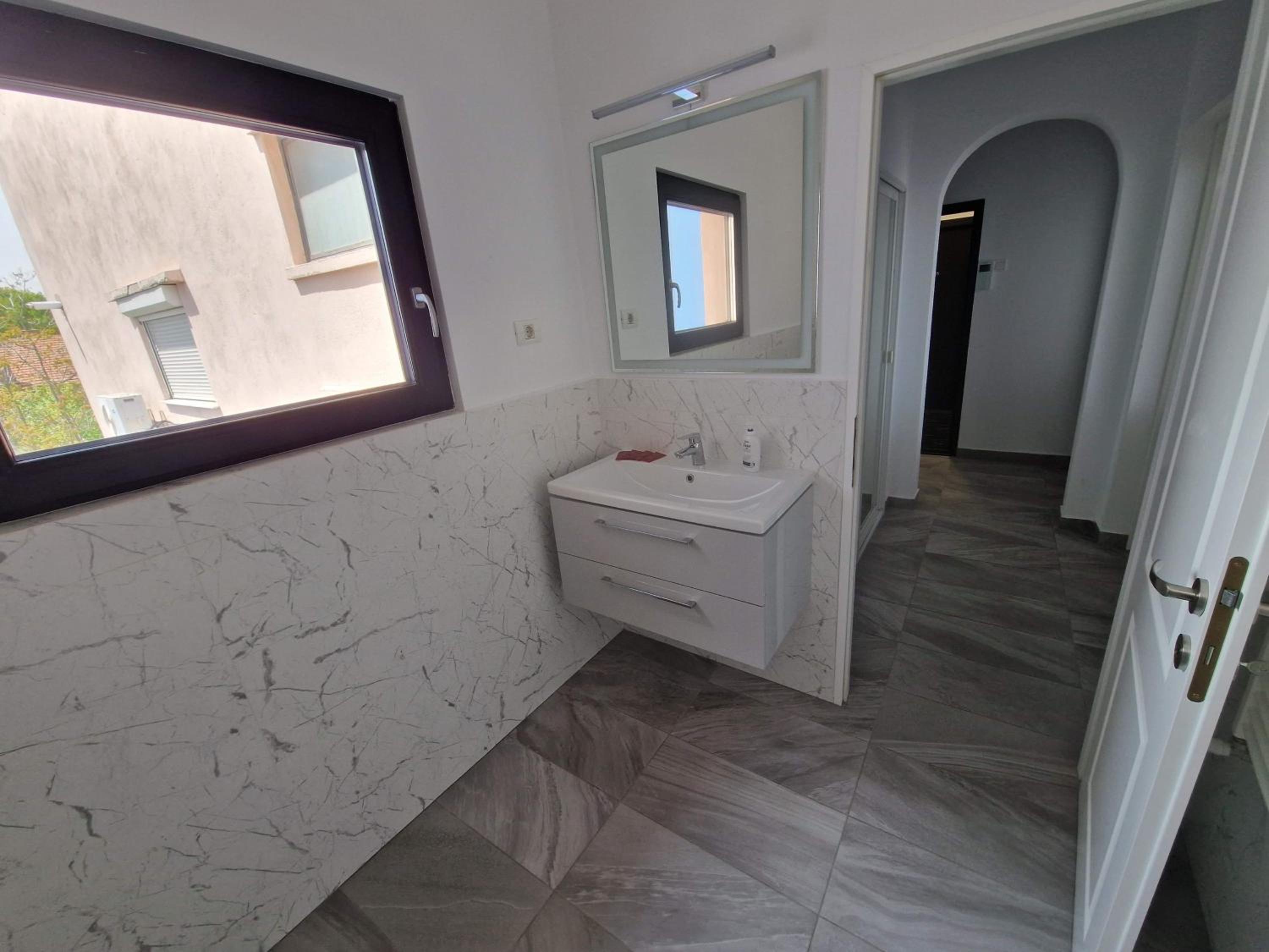 Leon Apartment