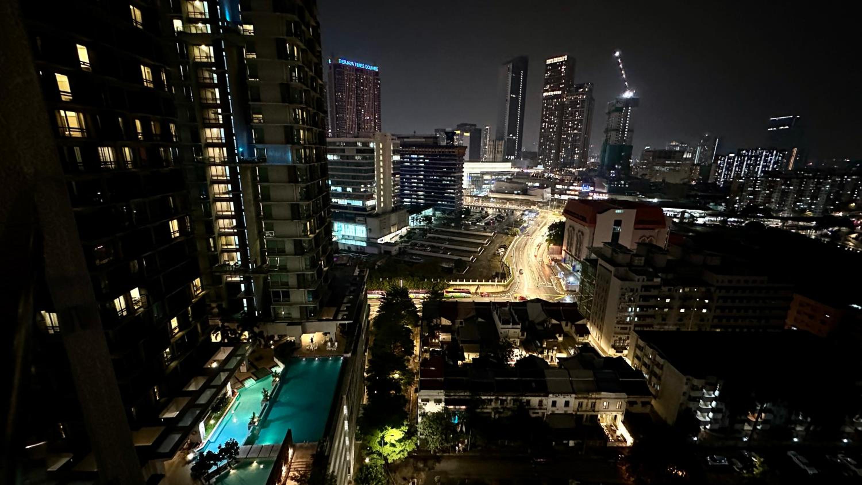 Balcony Unit @ Robertson Residence 18f