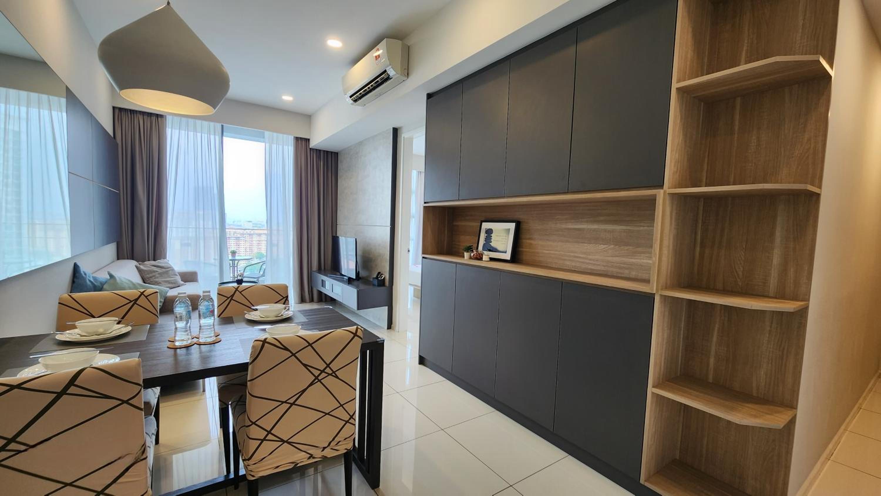 Balcony Unit @ Robertson Residence 18f
