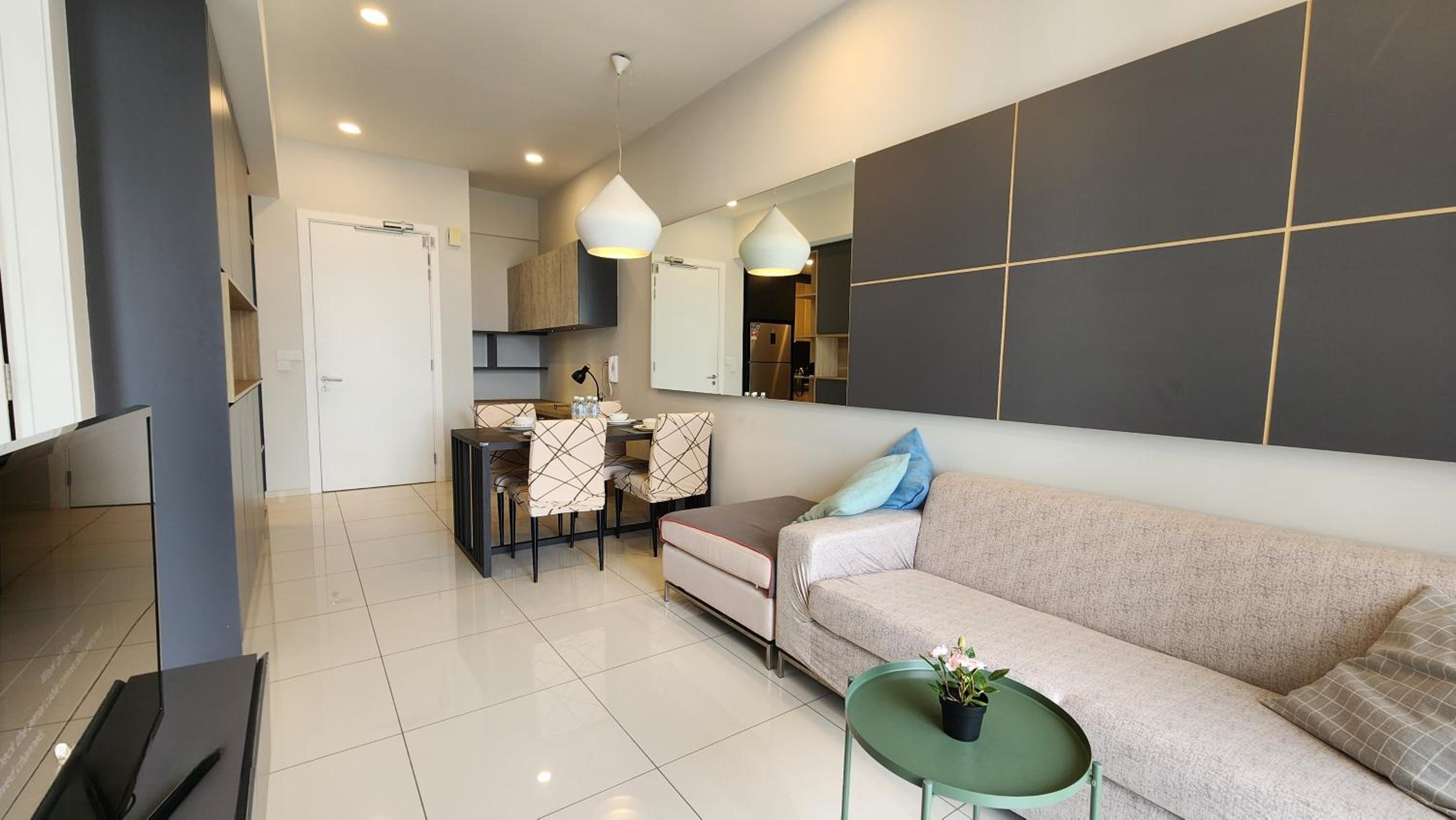 Balcony Unit @ Robertson Residence 18f
