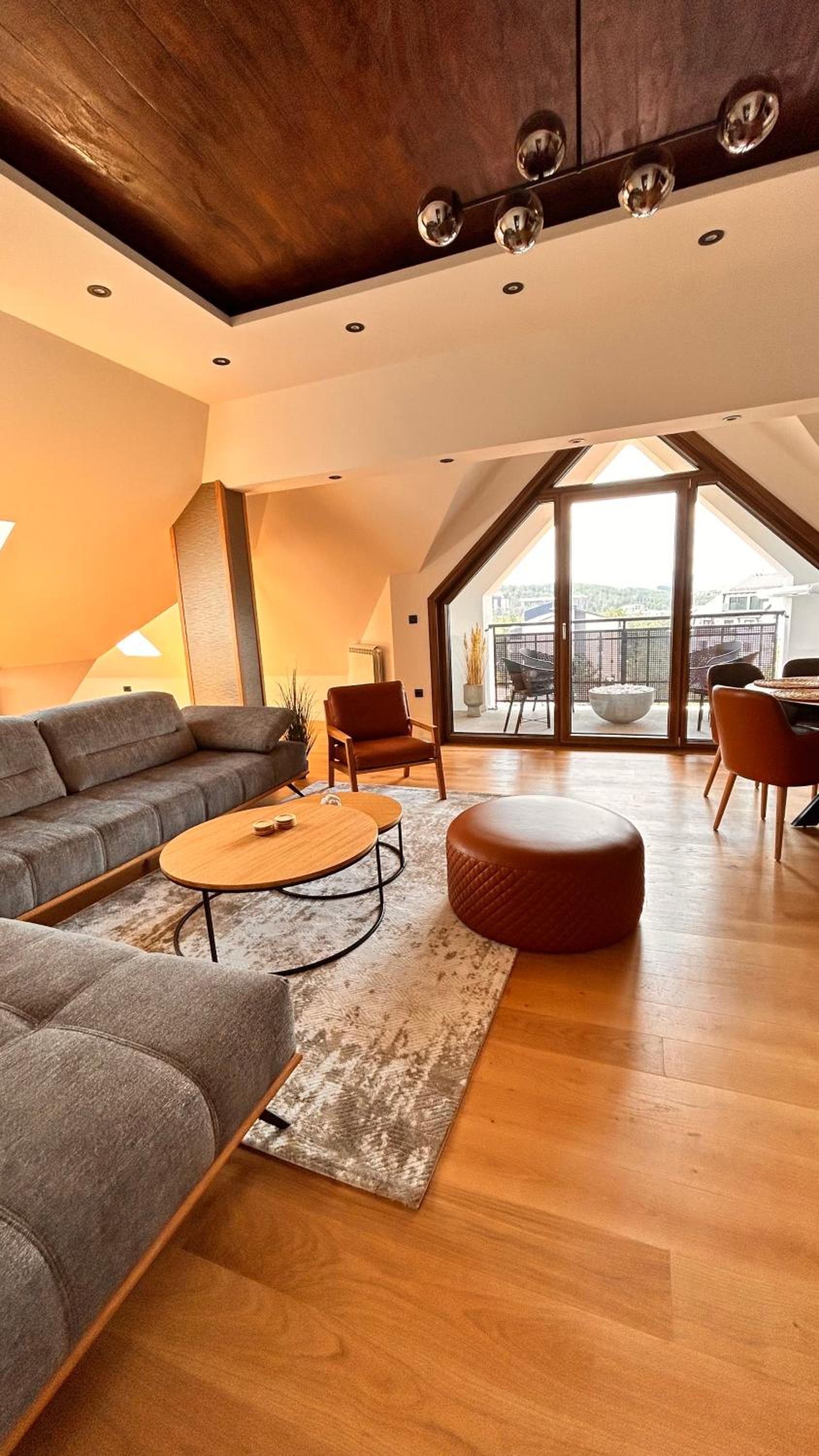 Luna penthouse
