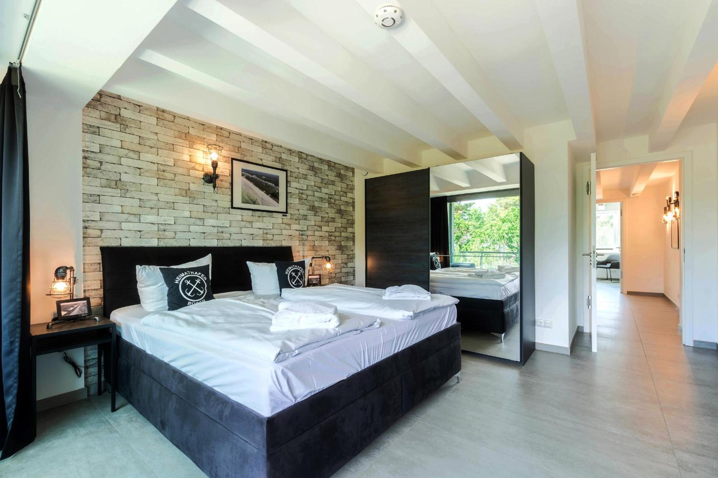 Loft Lori view 4