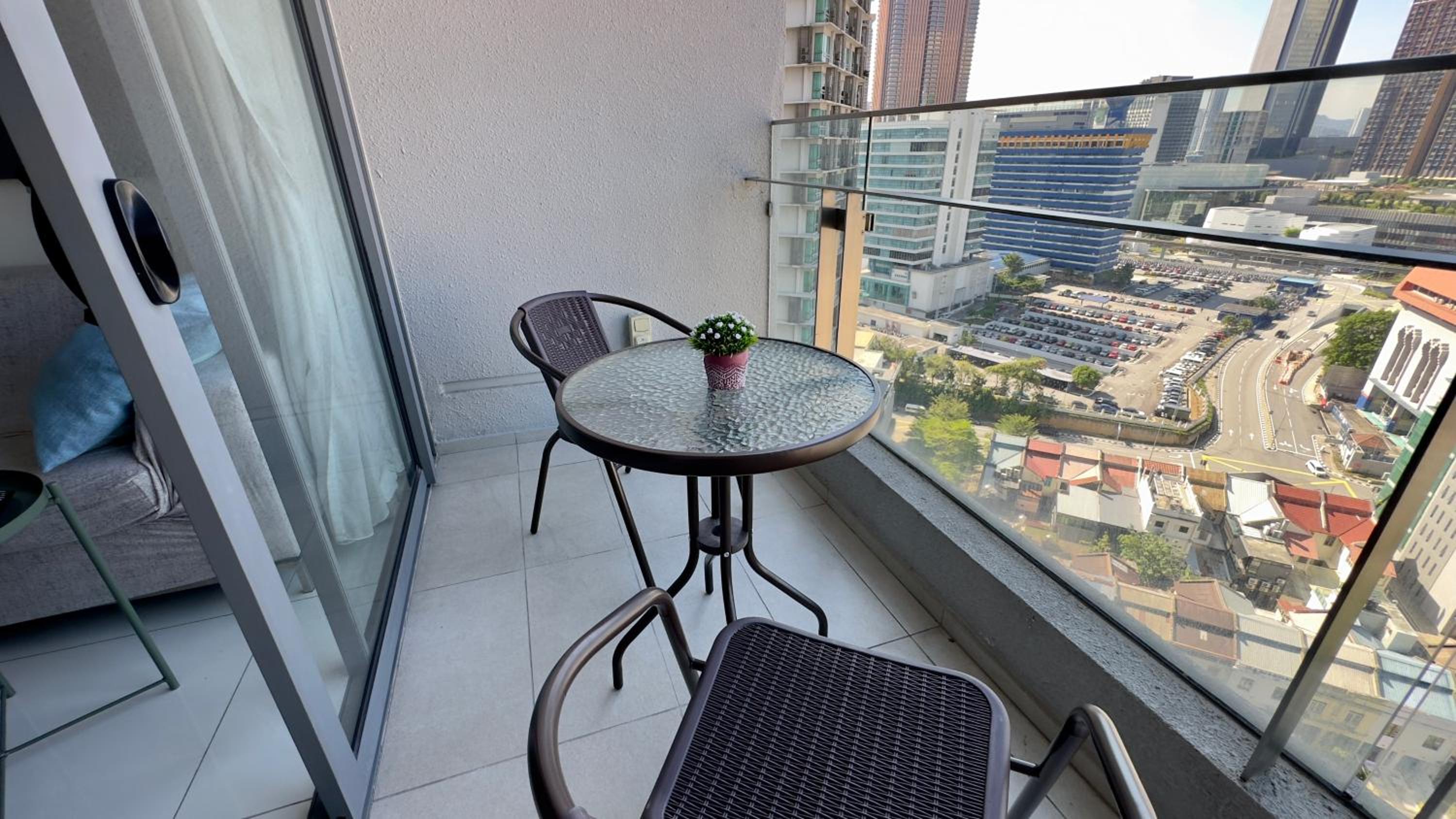 Balcony Unit @ Robertson Residence 18f