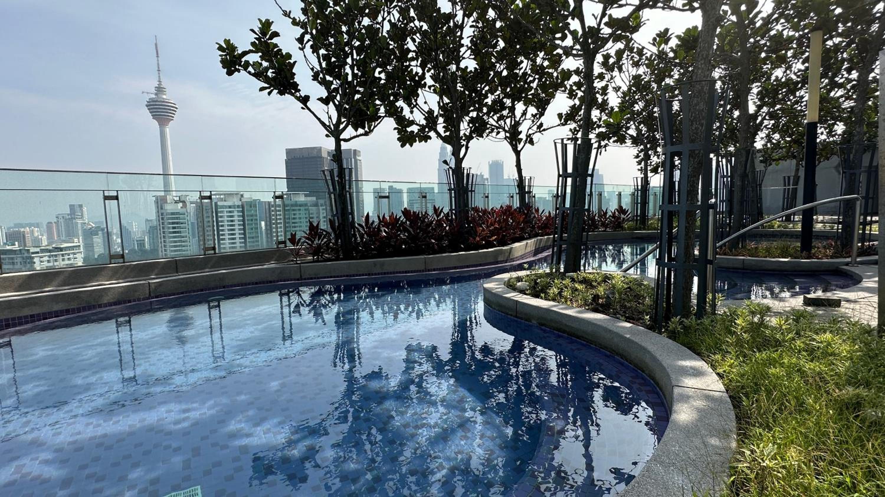 Balcony Unit @ Robertson Residence 18f