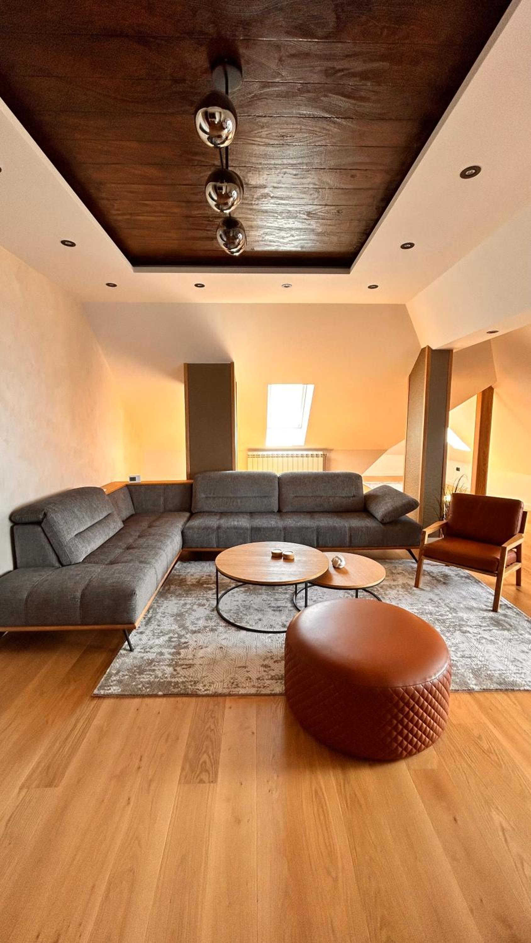 Luna penthouse