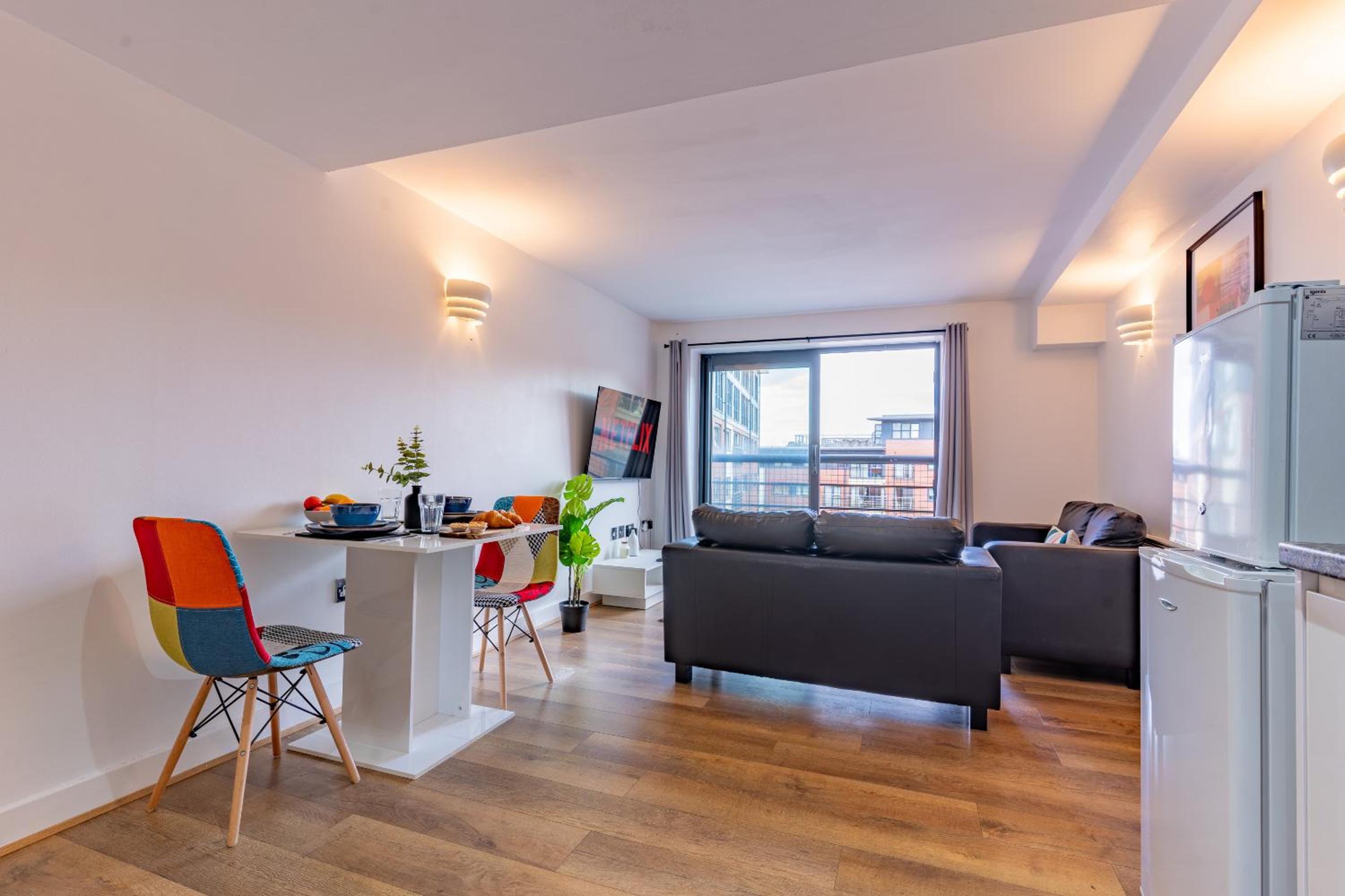 City Apartment - Free Underground Parking view 5