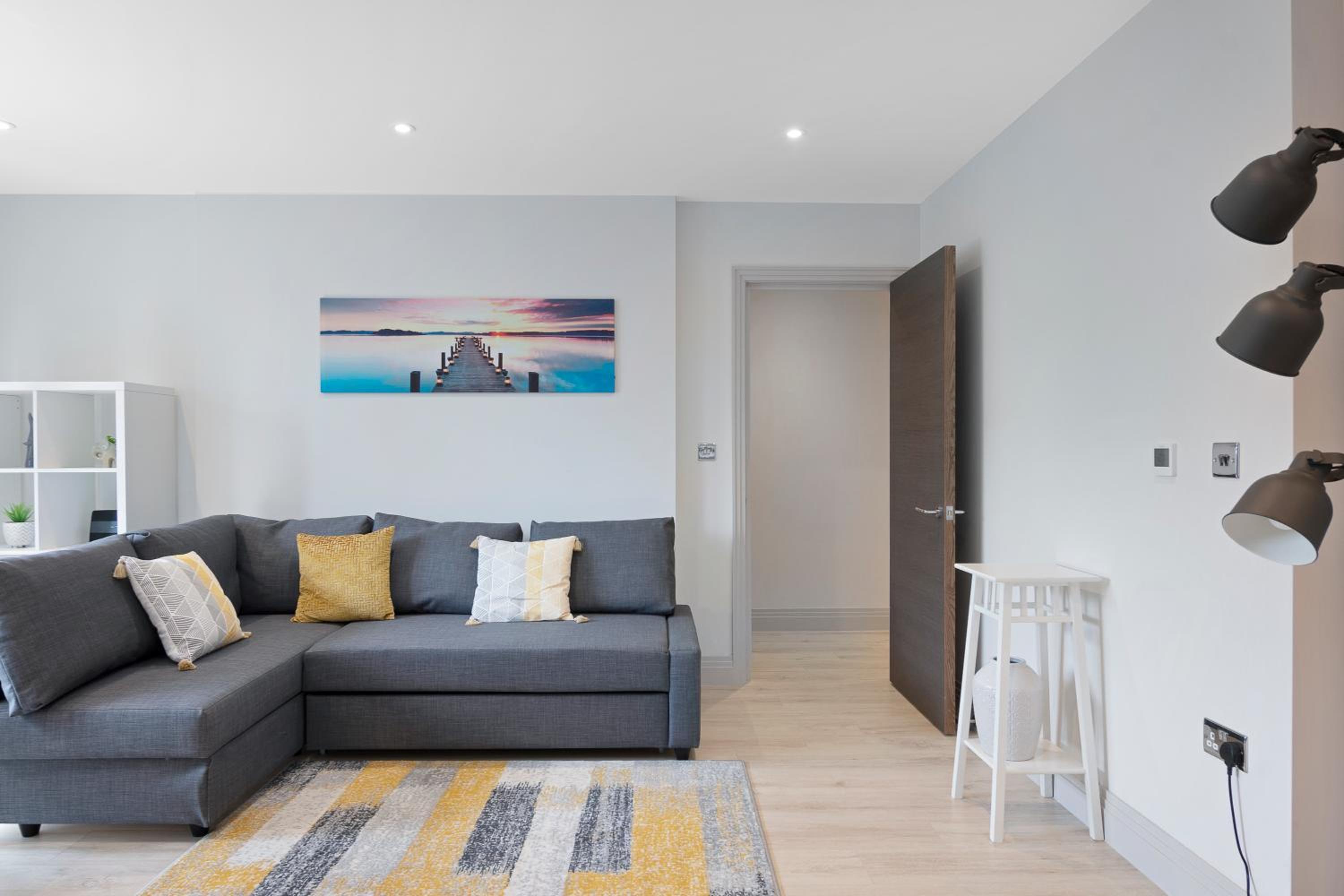 Spacious, 3 bedroom, 2 bathroom, Surbiton view 2
