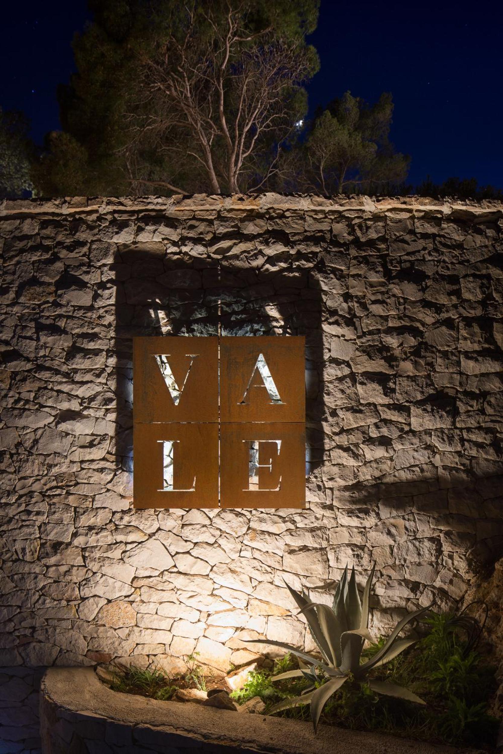 Vale Estates - exclusive & private estates by the sea view 4