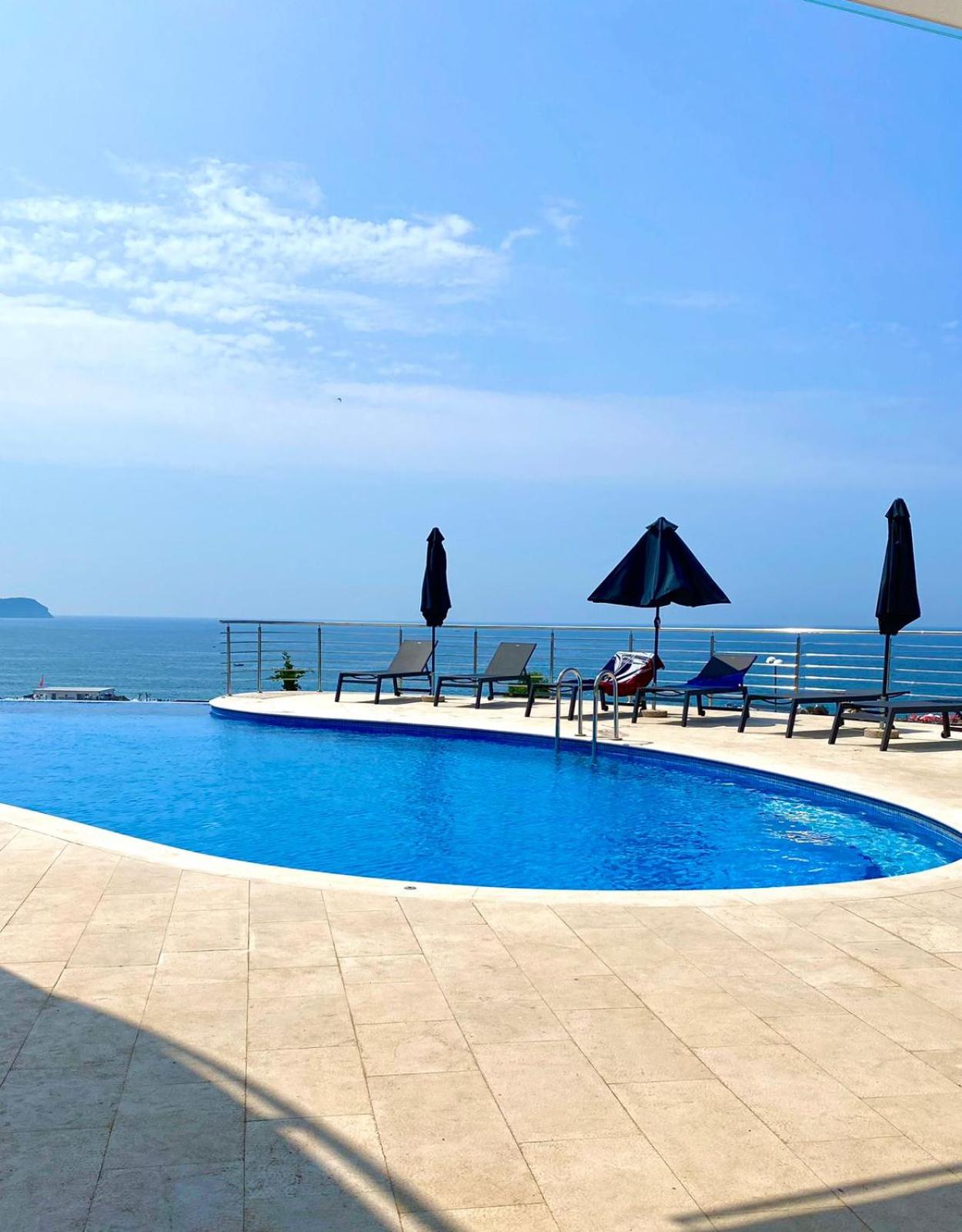 Skyline resort