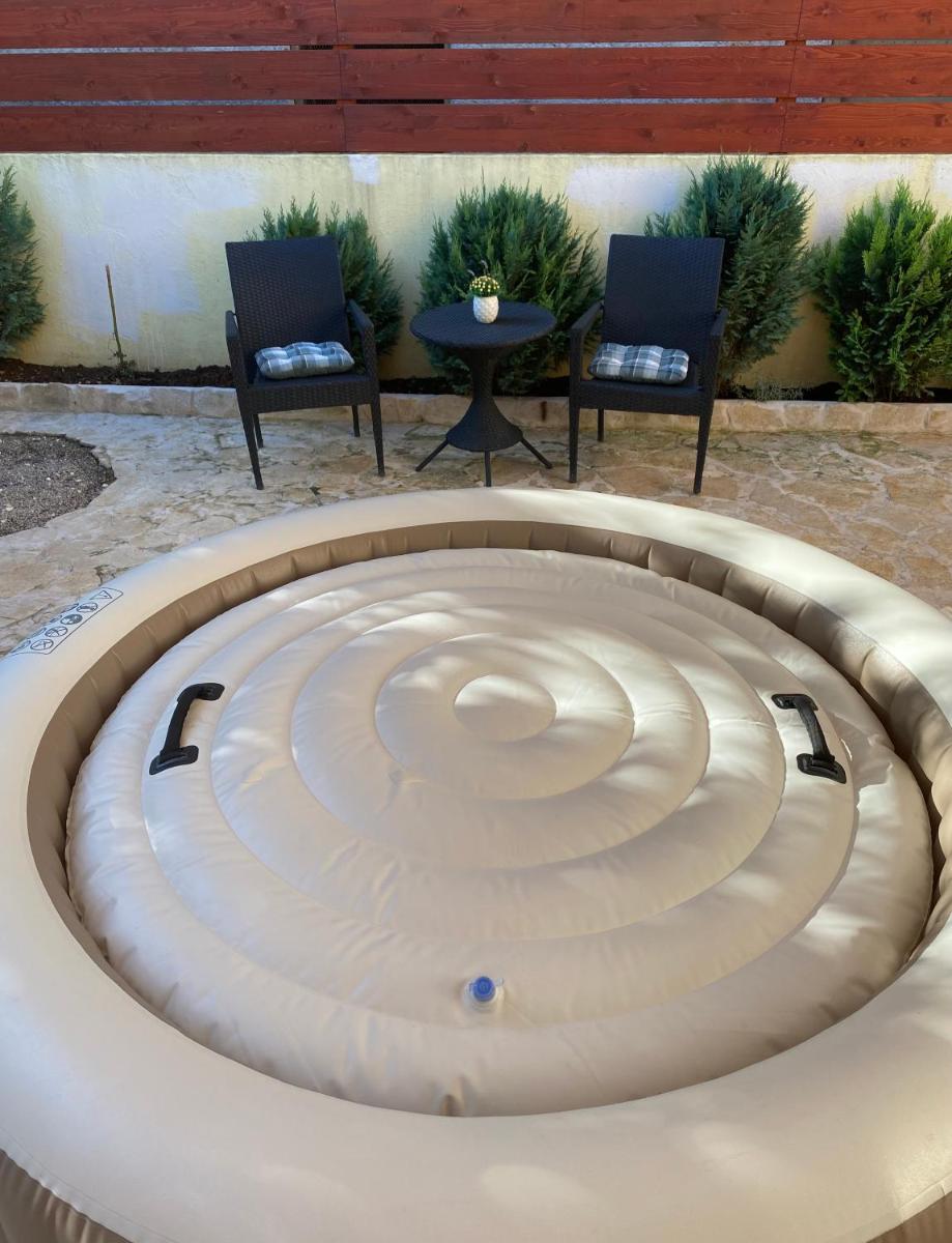 LuMar Holidays and Apartments view 4