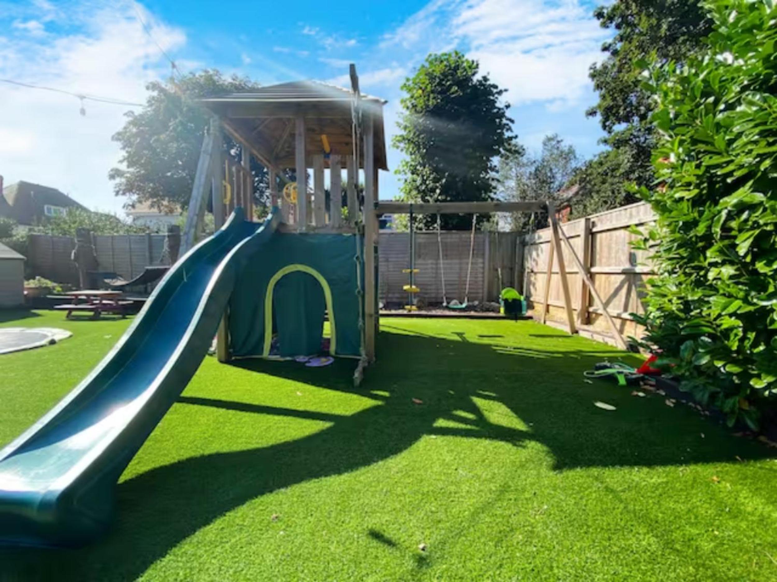 Four Bedroom Family Abode with Hot Tub, Garden and BBQ view 4