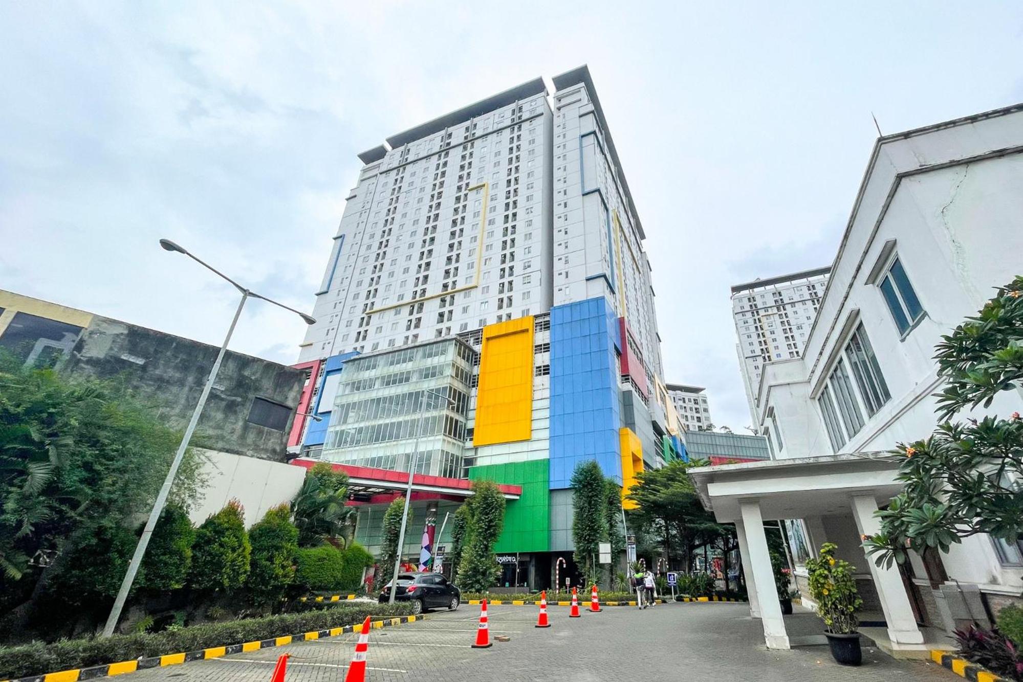 RedLiving Apartemen Bassura City - Ens Room view 2