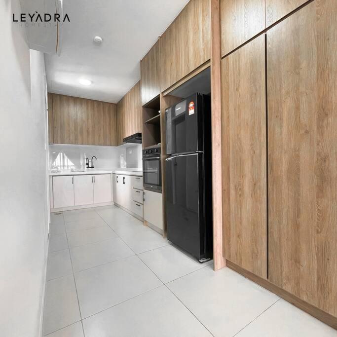 Sunway Gandaria 3BR Full AC w/ Pool Wi-Fi Netflix photo 3