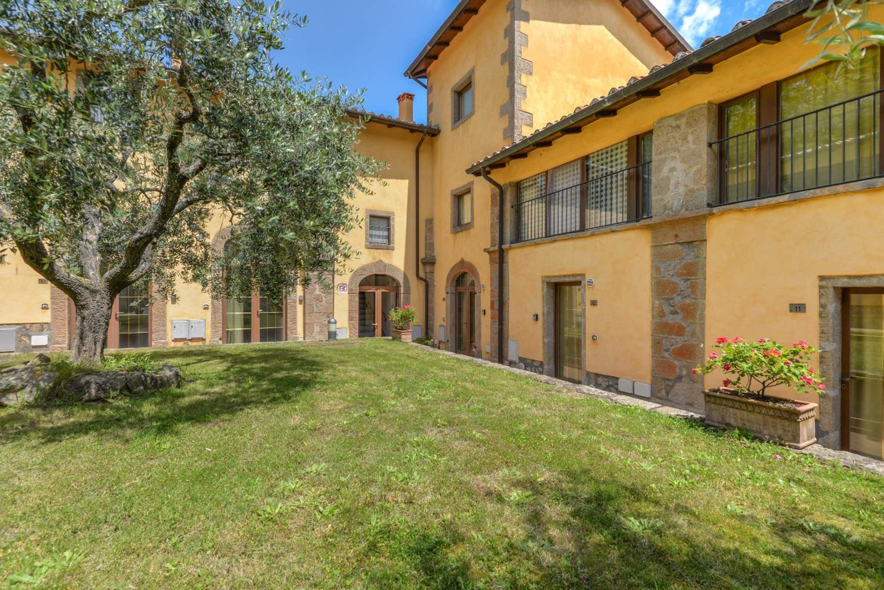 12 Amiata Mountain Charm Pool, Fast Wi-Fi, Free Parking view 5