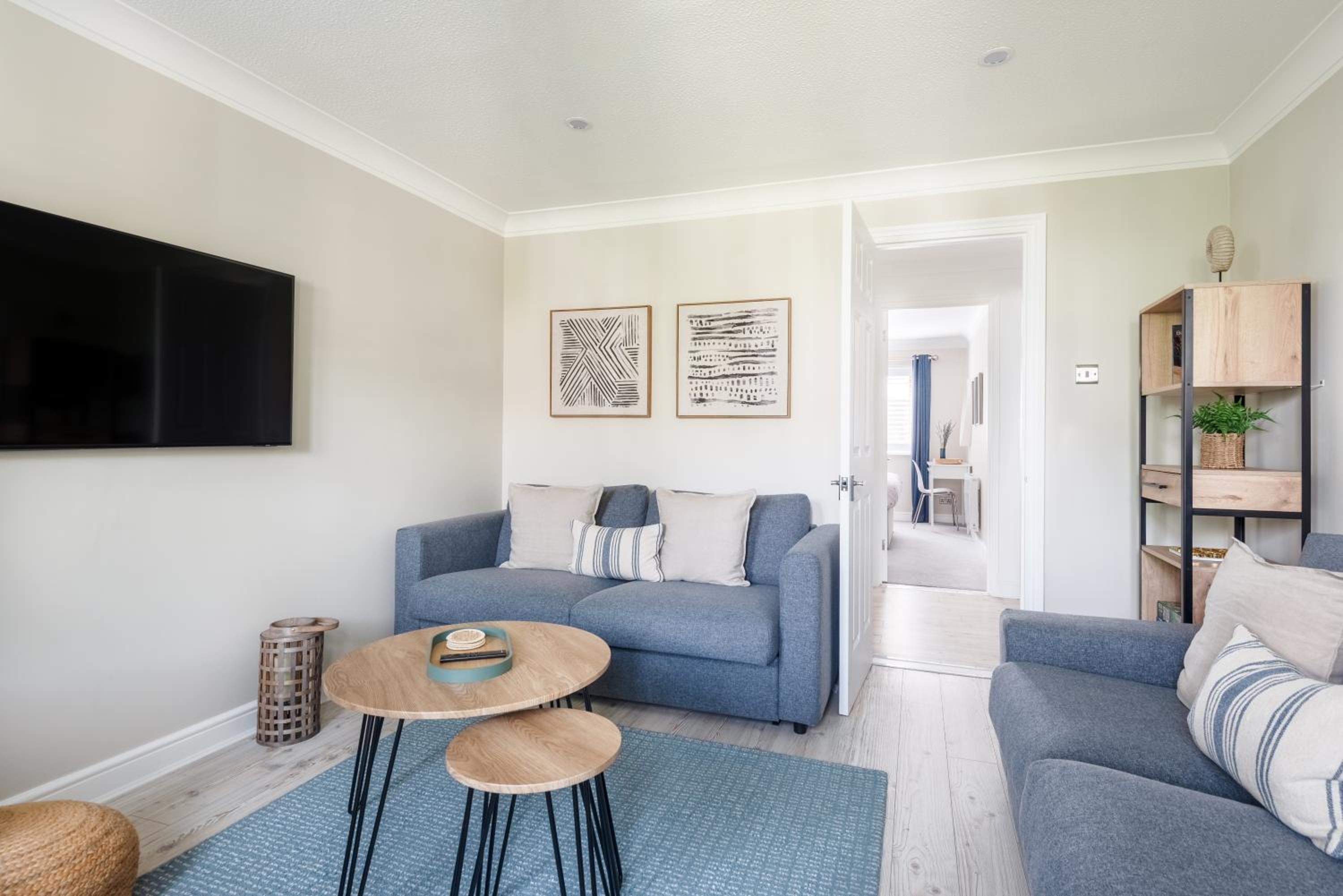 Hideaway - Exclusive marina development, town centre, with parking view 3