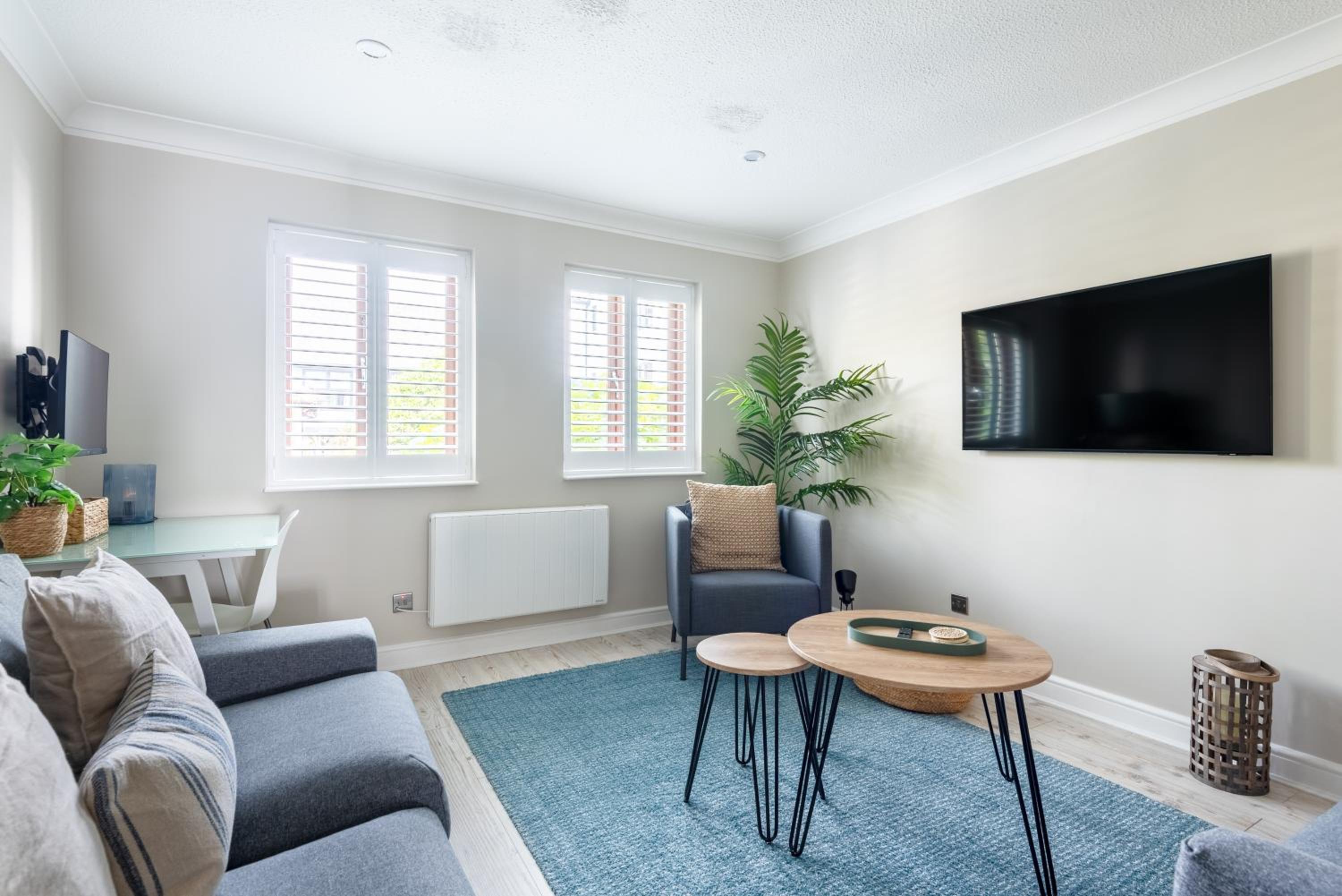 Hideaway - Exclusive marina development, town centre, with parking view 2