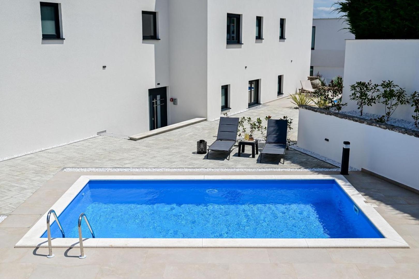 Apartments Lena
