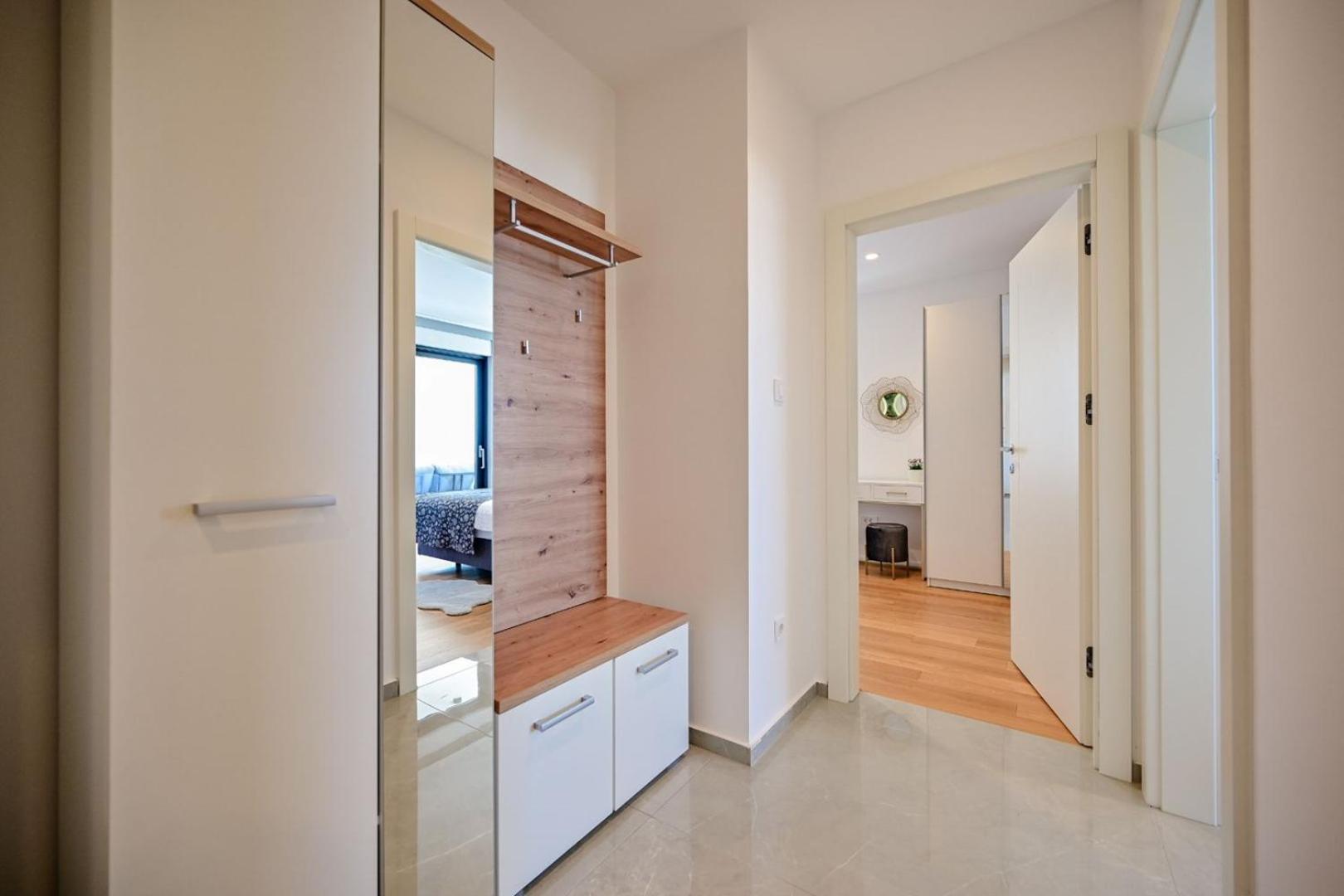 Apartments Lena