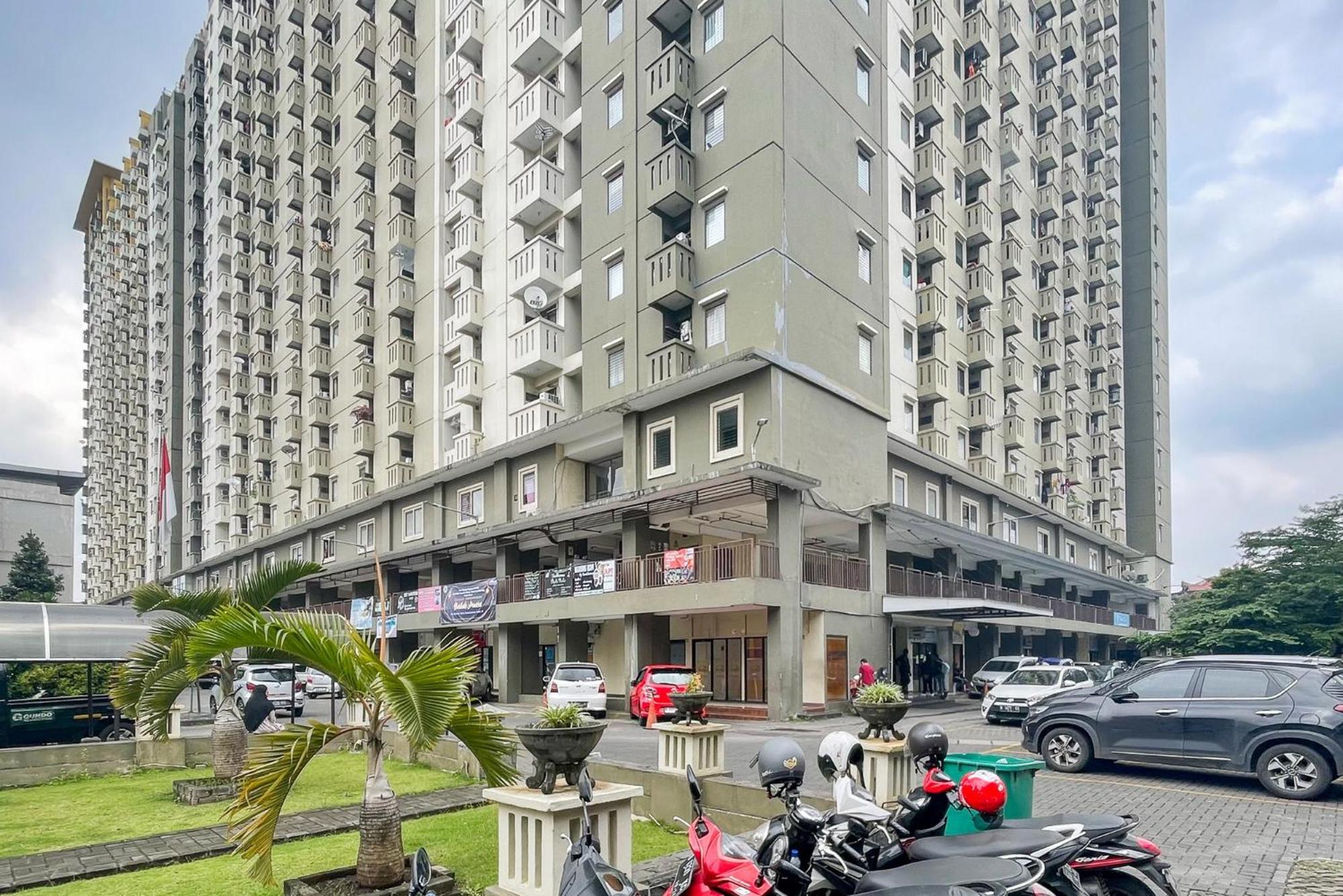 RedLiving Apartemen Gateway Cicadas - Premium Property view 3