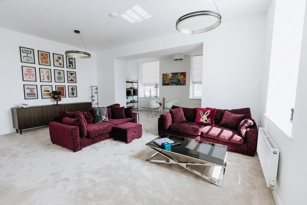 Grade II Mill Townhouse in Leeds with Free Parking which Sleeps 6 view 4