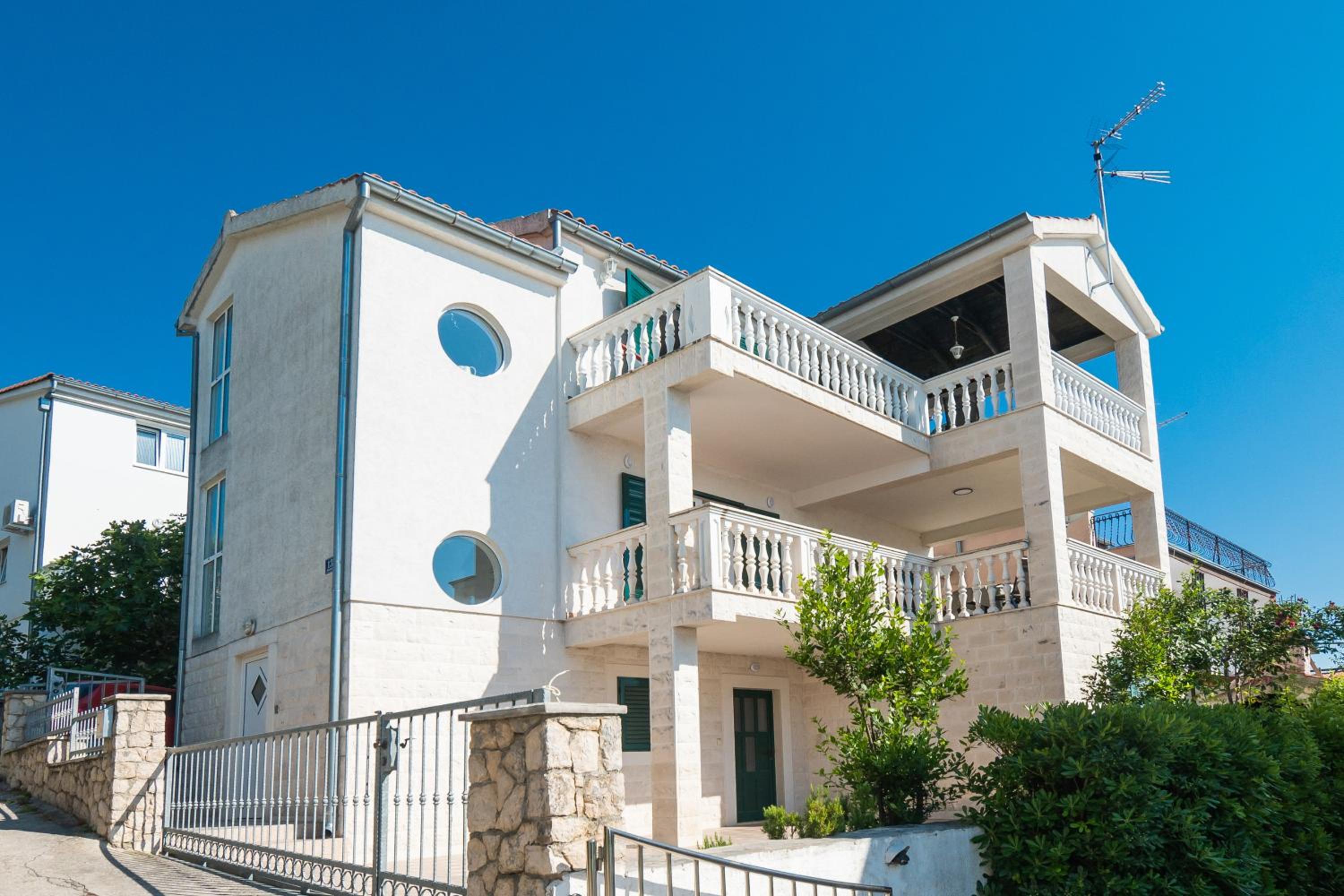 Rimagis Apartments