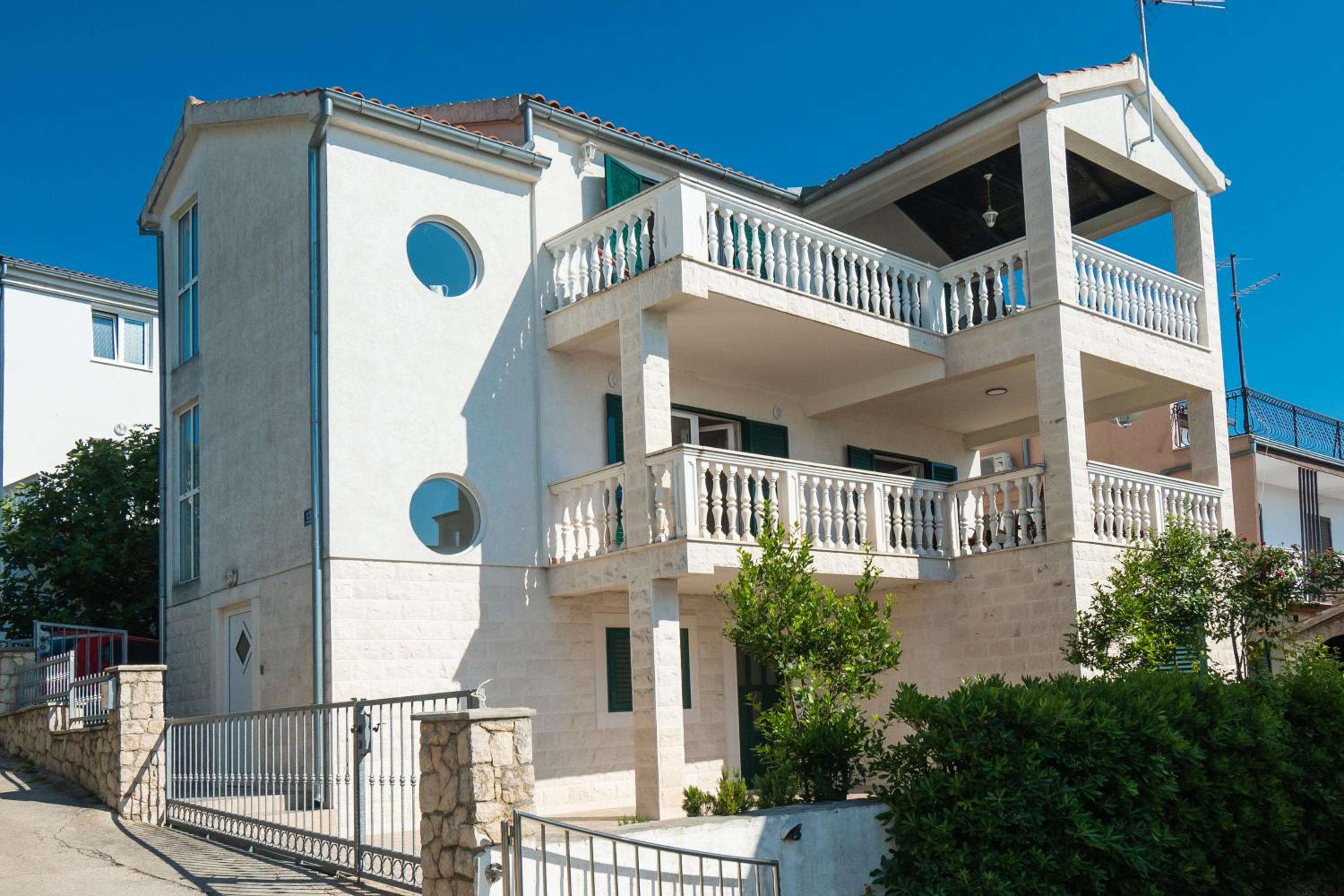 Rimagis Apartments