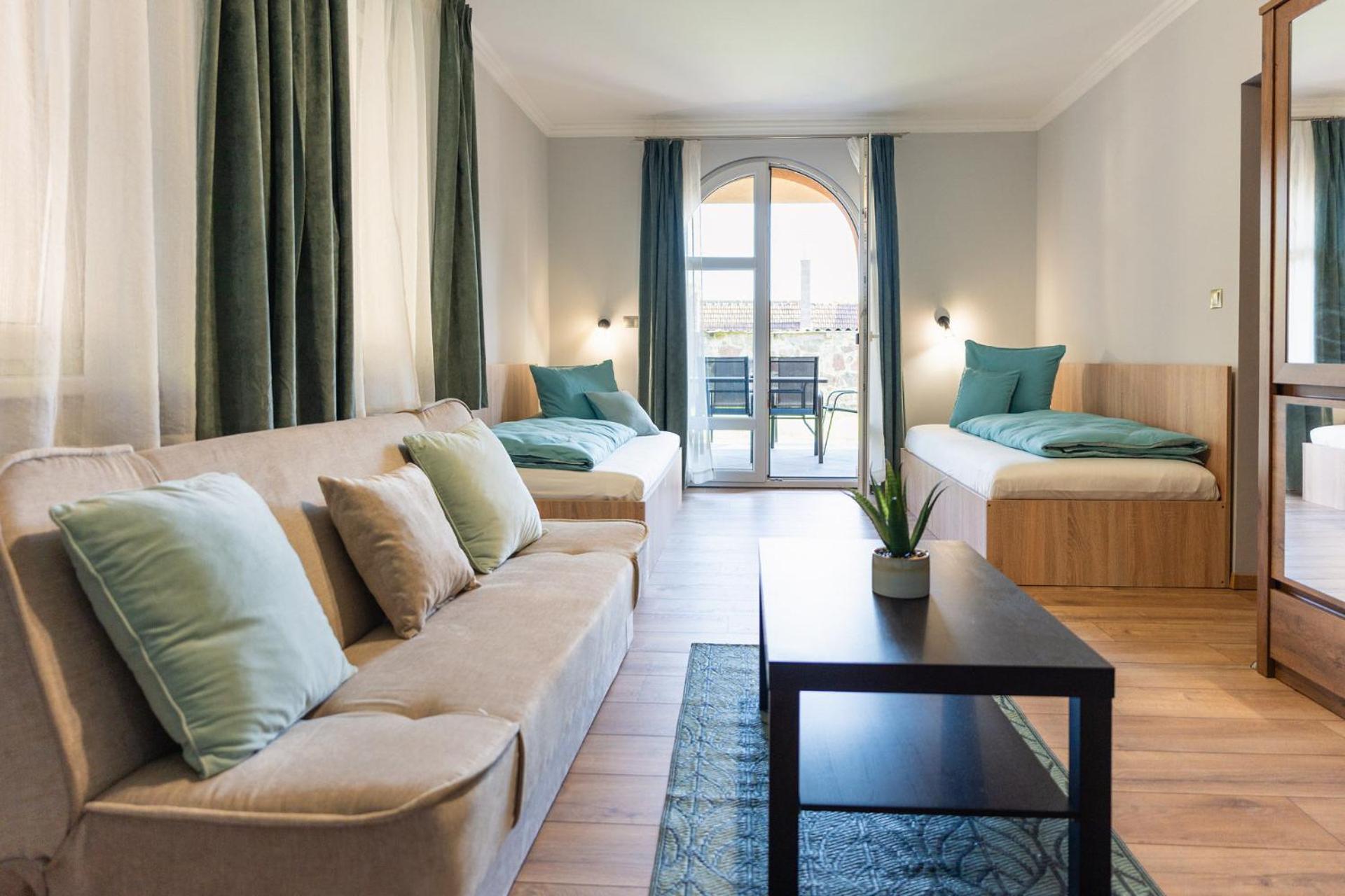 Rosé Apartments