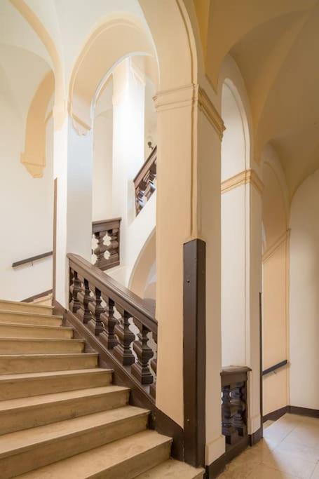 Lovely Historical home by the Prague Castle - N1