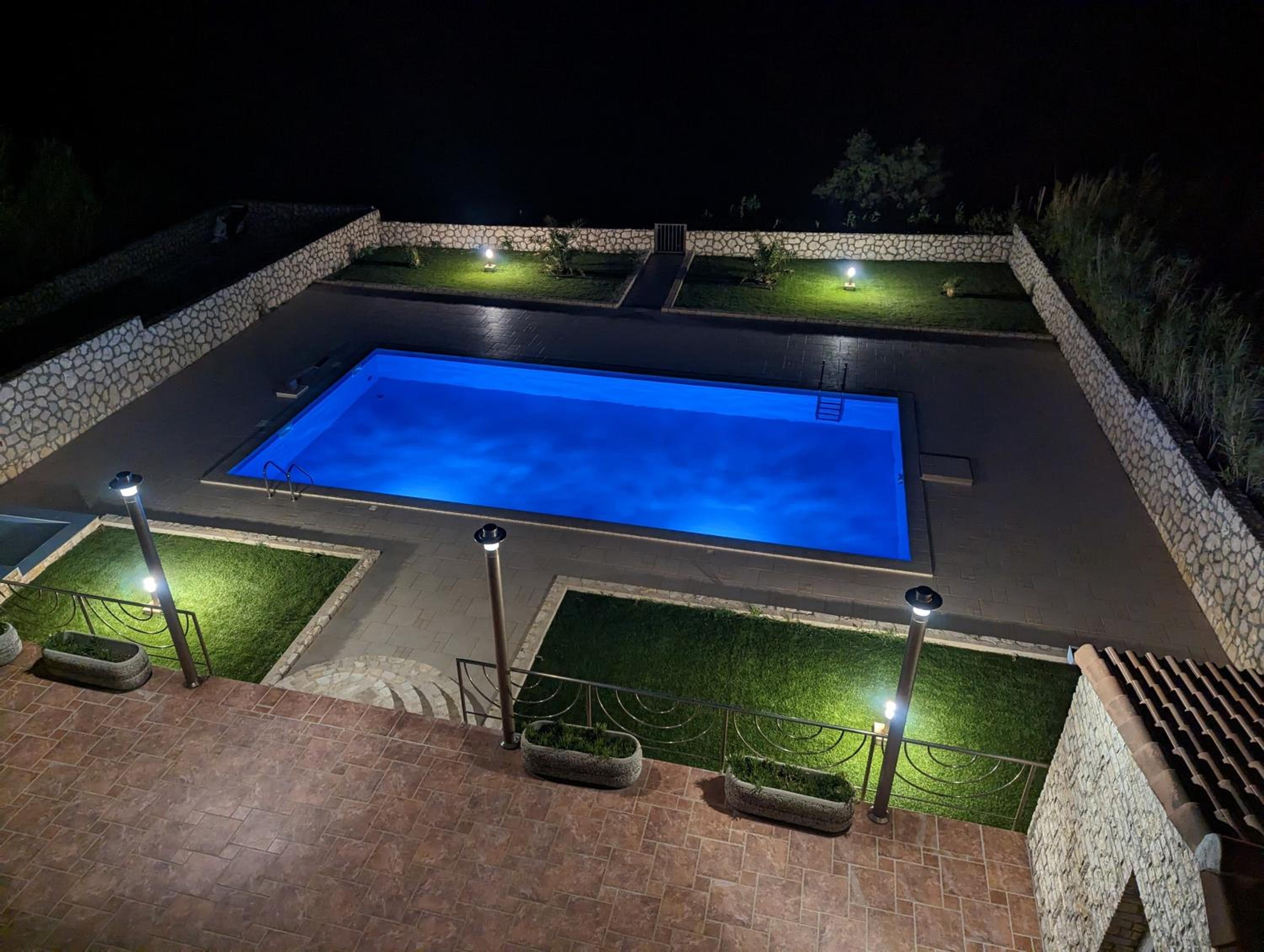 Pool apartment Adriana