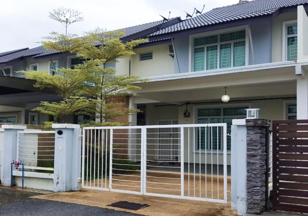 Anugerah Homestay Islam Ayer Keroh, 4 bilik tidur & 4 bilik air photo 1