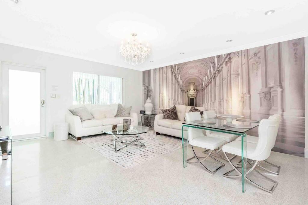 Stunning 2bdr2bath Steps To The Beach