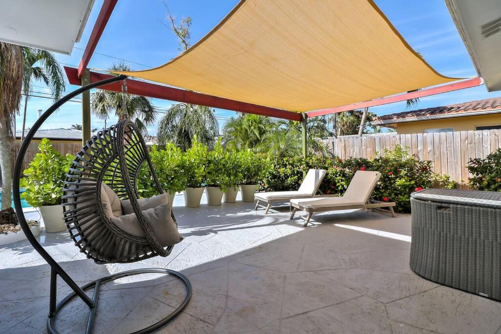 Stunning 2bdr2bath Steps To The Beach