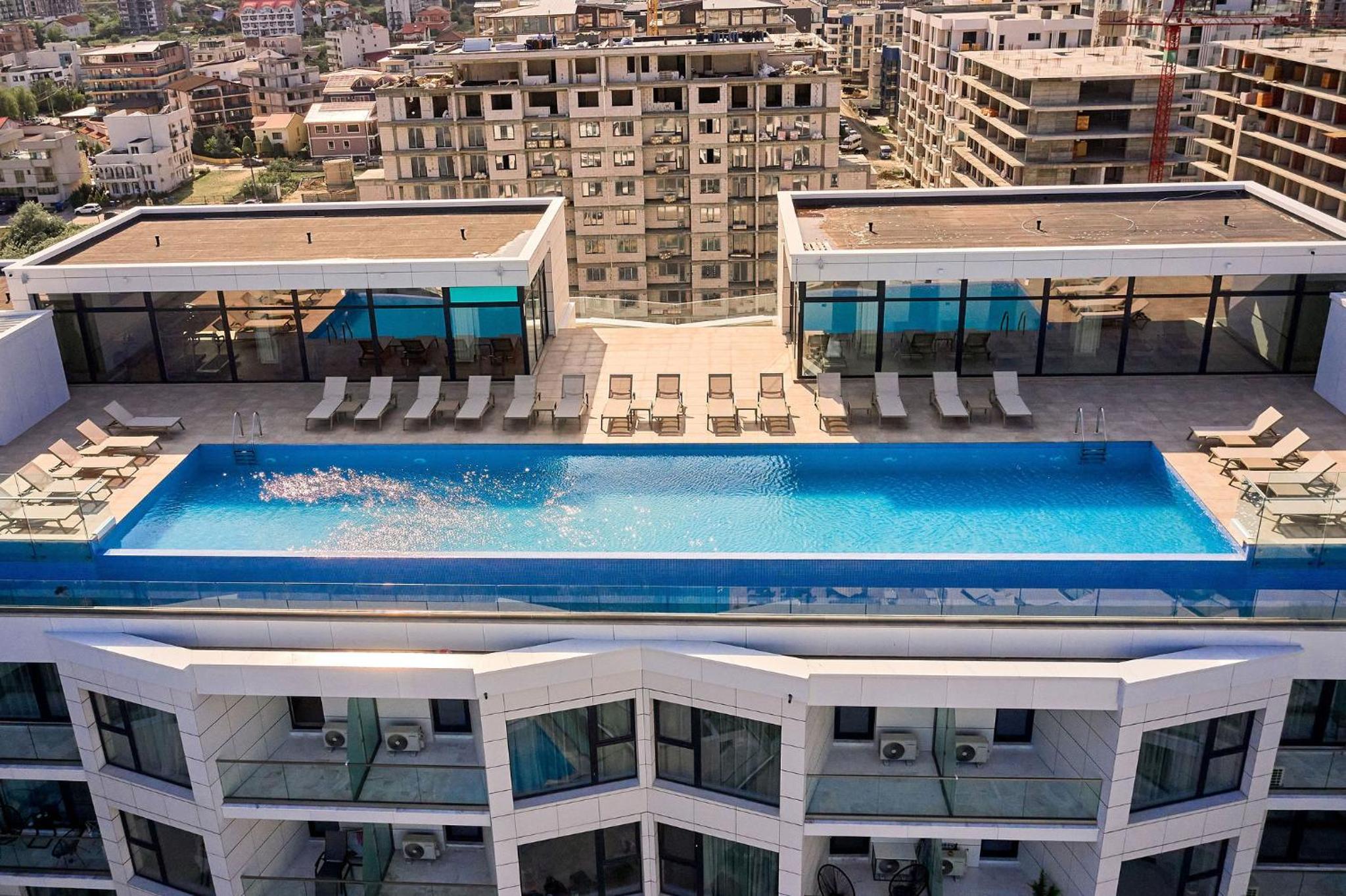 The Point Studio in Infinity Spa&Pools Resort - parking view 4