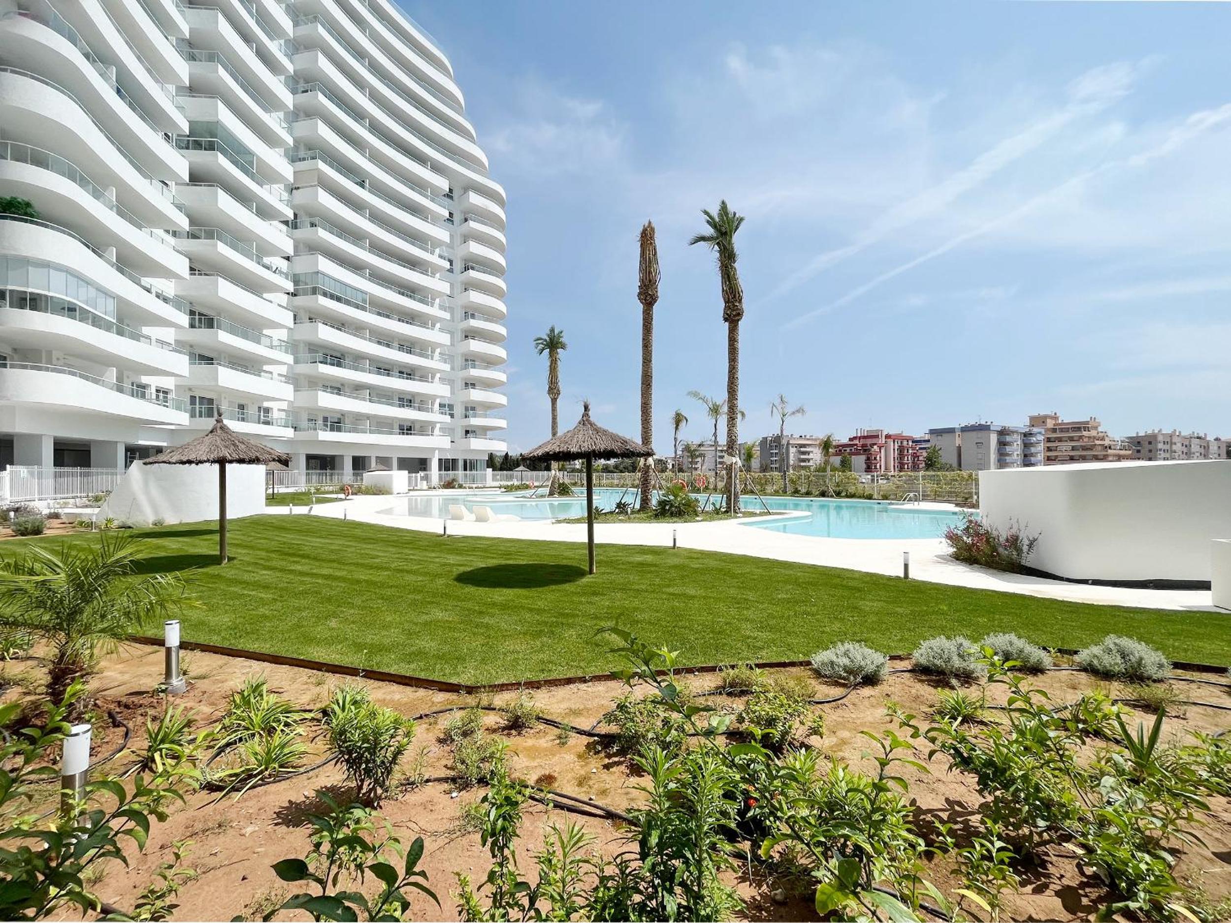 Global Properties, Apartamento de 2 habitaciones con gran terraza en Gran Canet photo 2