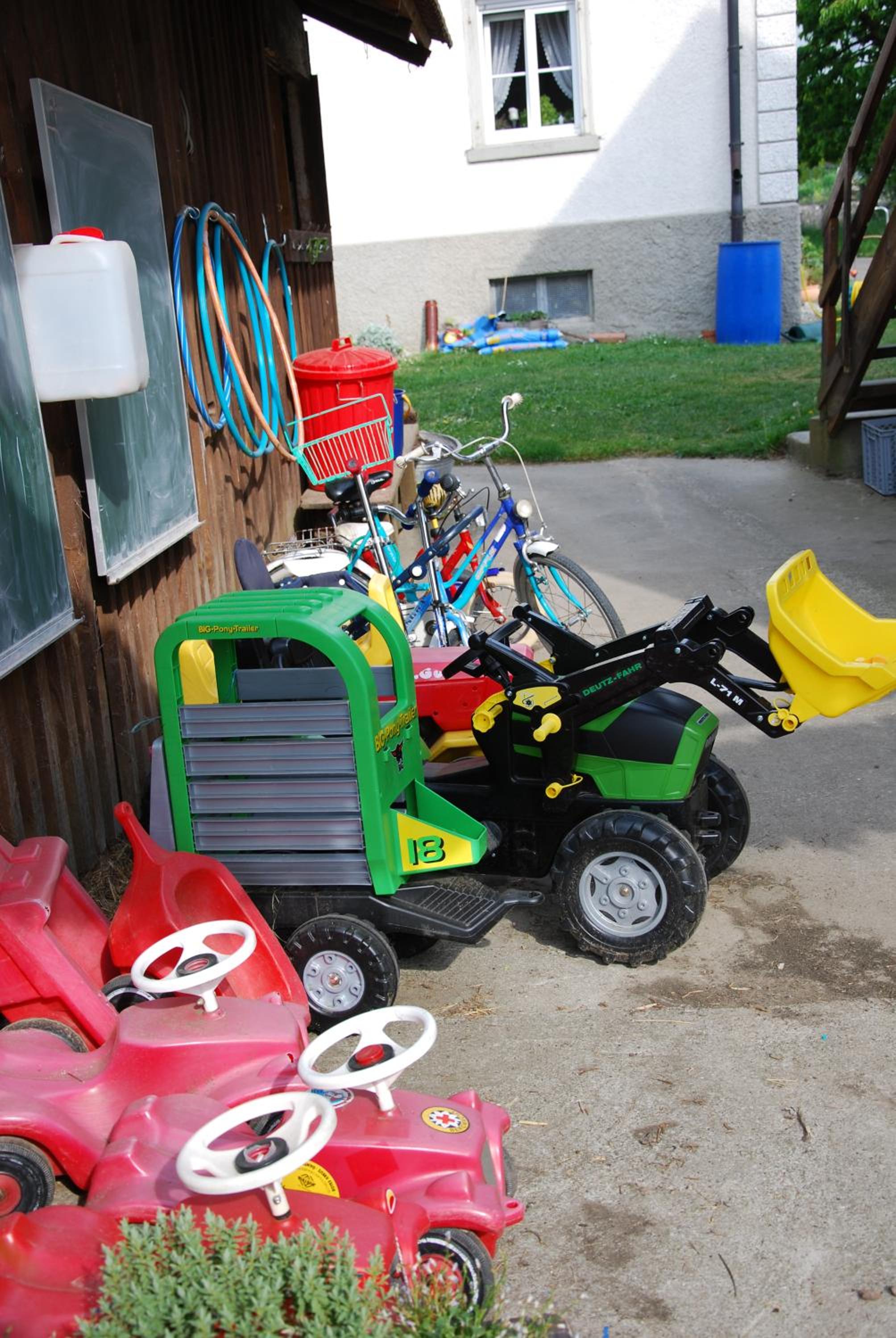FERIENHOF KATZENMAIER, Bauernhof- und Familienurlaub am BODENSEE, großzügig wohnen, MESSENAH und teils BARRIEREFREI, Spielangebot für drinnen und draußen, 