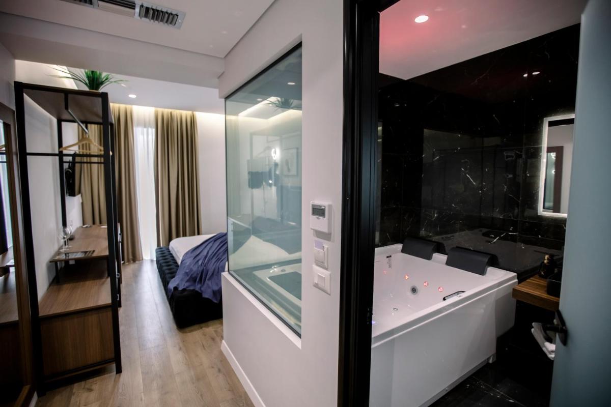 Jacuzzi